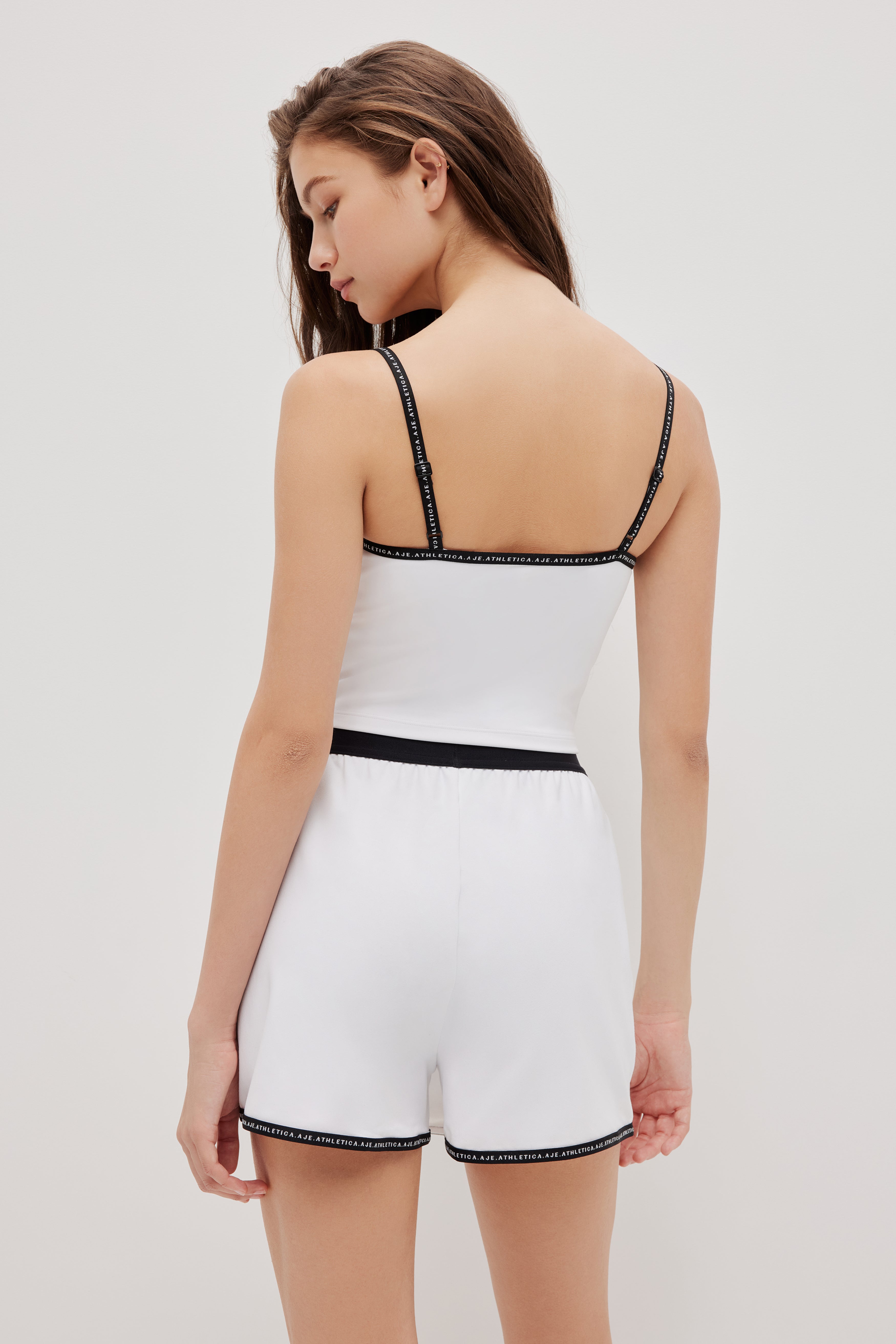 262AA4000_WHT_5_1761714047