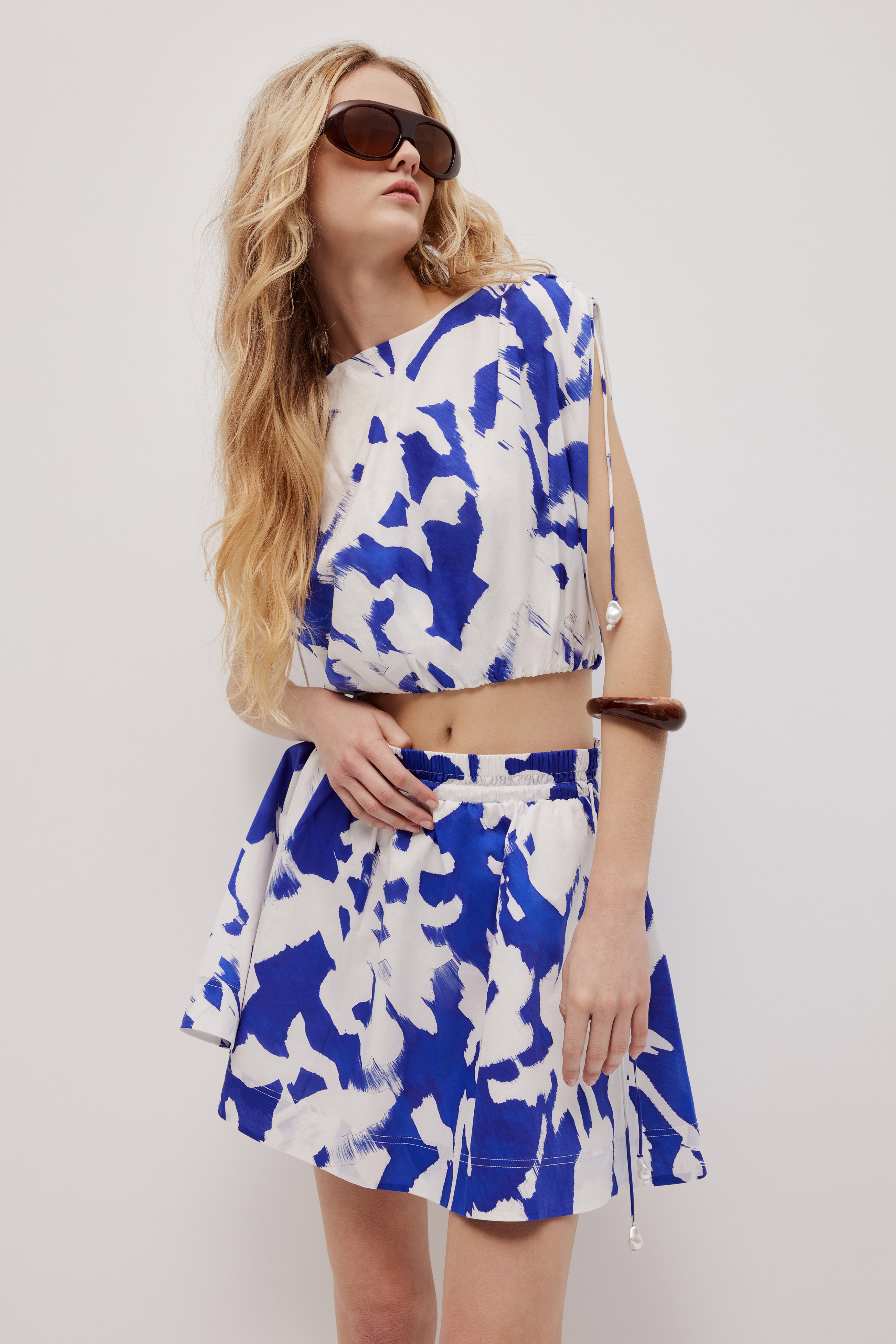 262AS1009_ELCTRC-BLM_6_1758781930