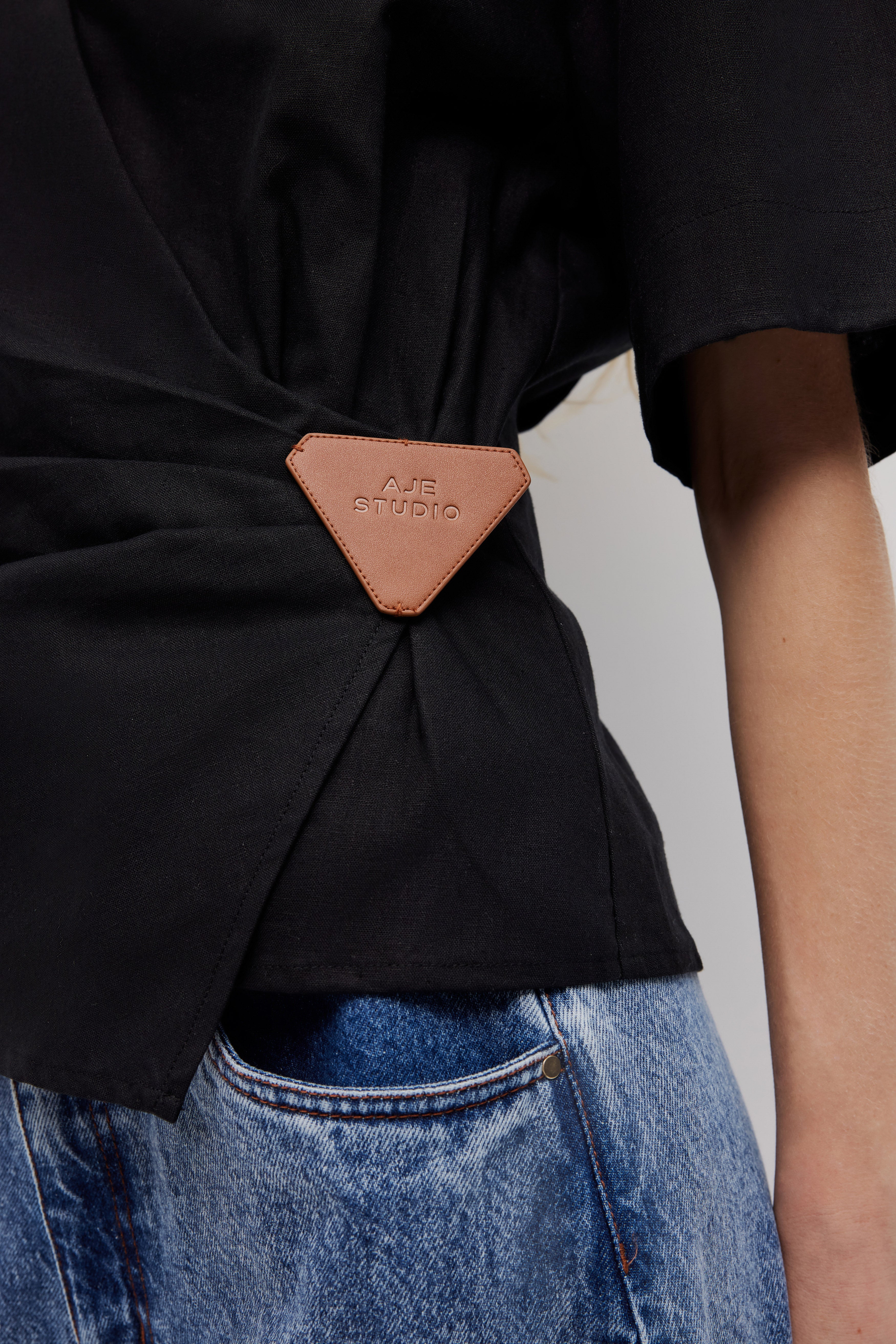 262AS1012_BLK_4_1759202752