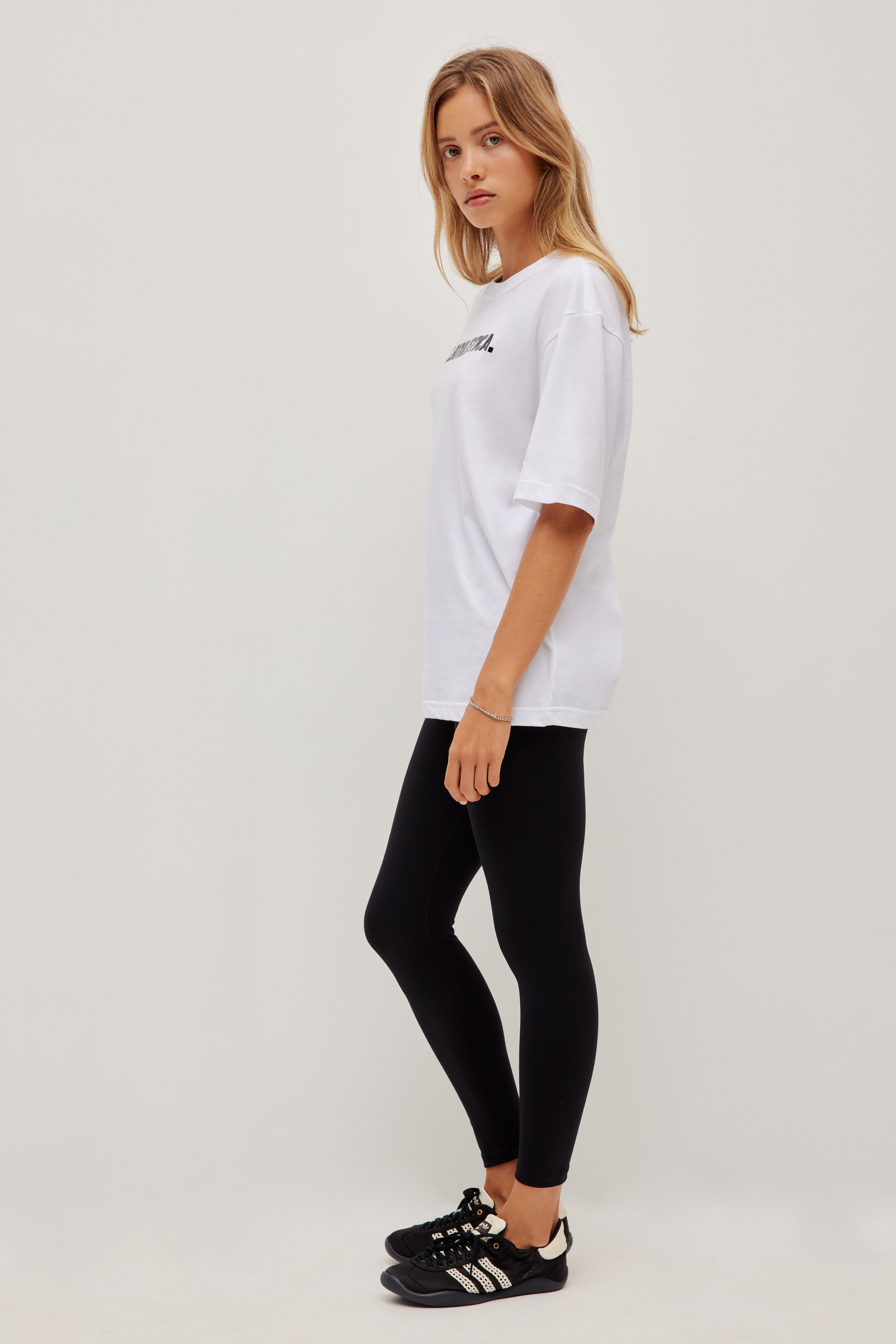 263AA1036_WHT_11_1767094601