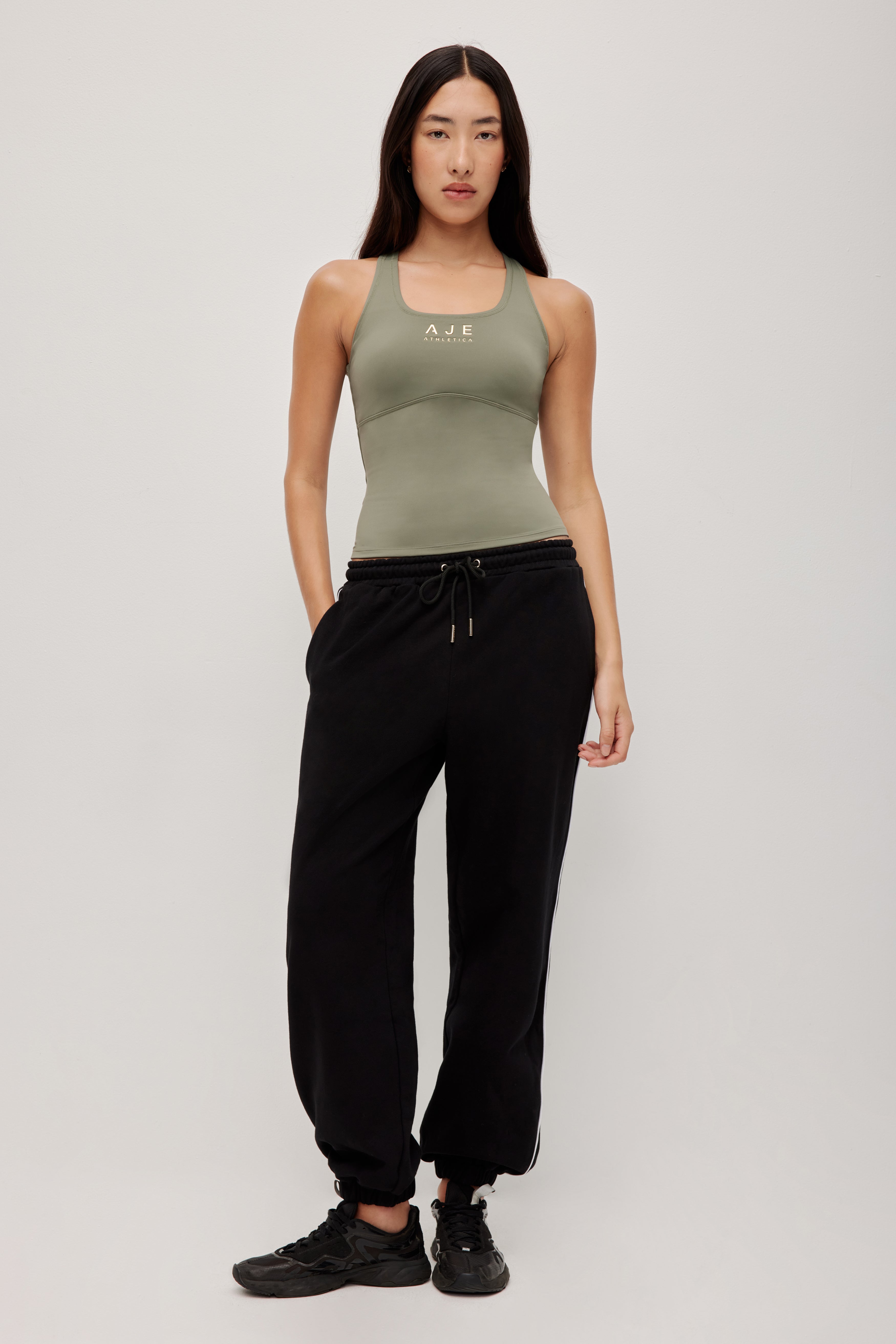 263AA3009_BLK_1056_1771303047