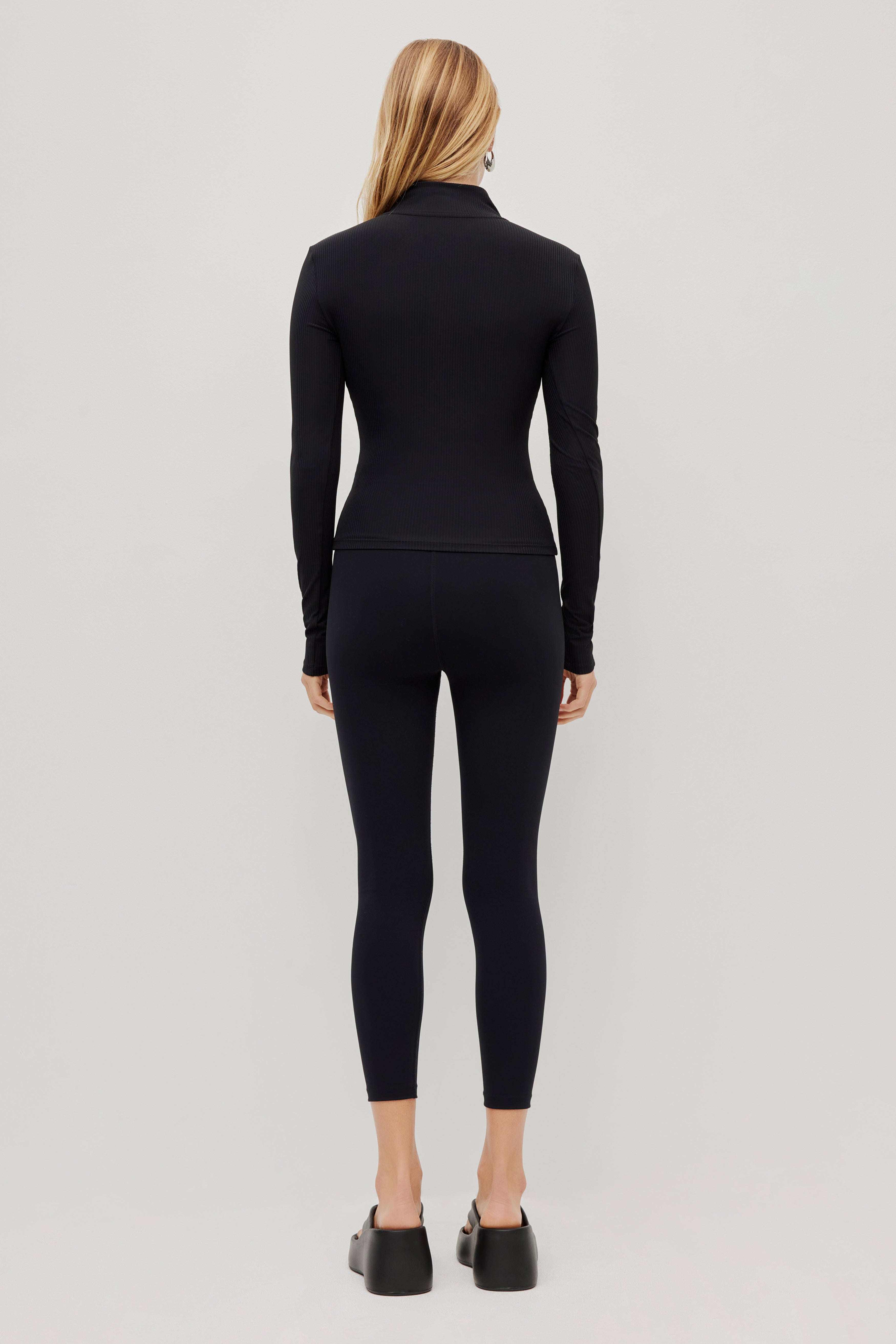 264AA1009_BLACK_6_1774407163