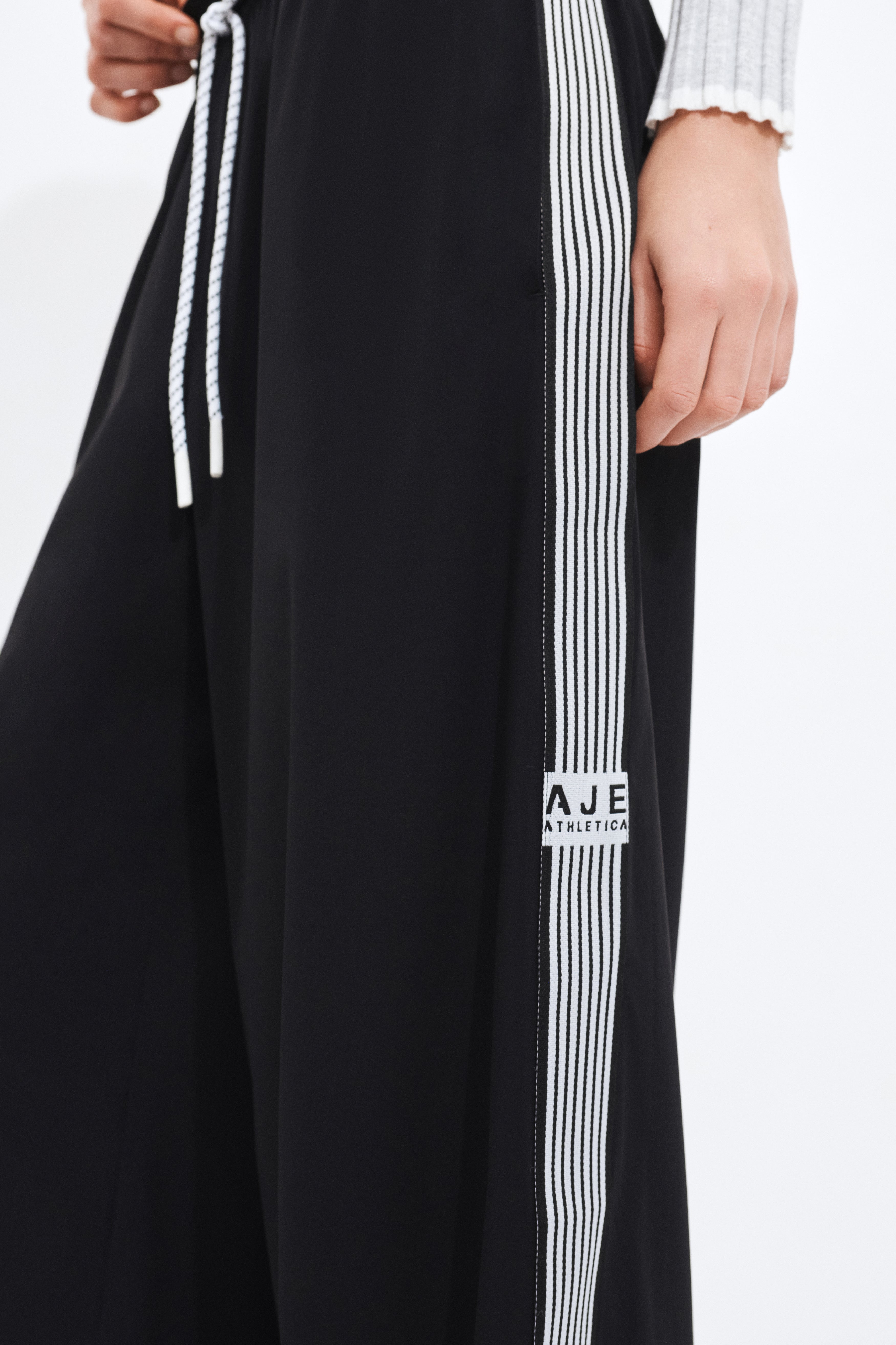 Double Waist Band Logo Pant 513