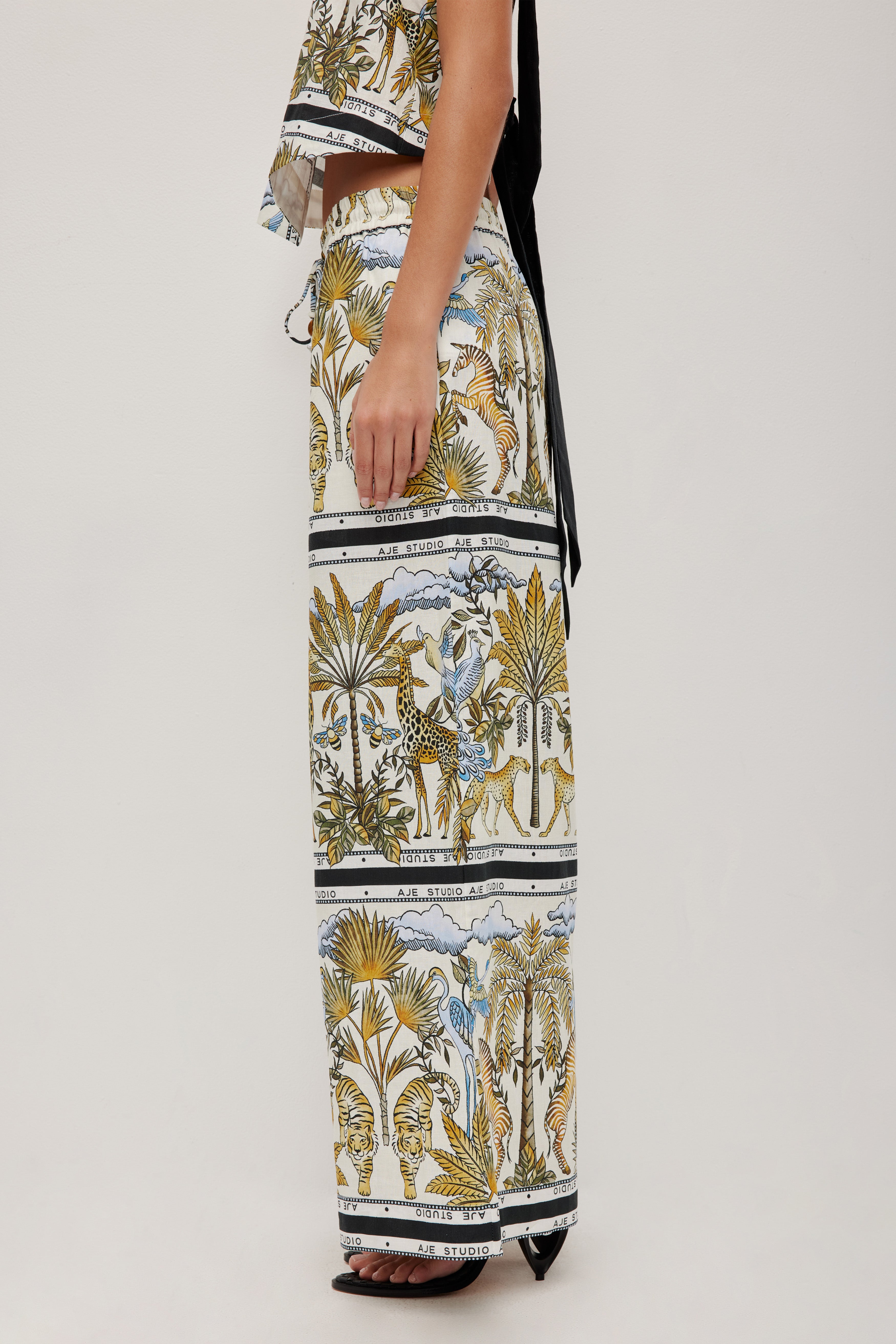 264AS3004_JNGL-PRT_5_1770854277