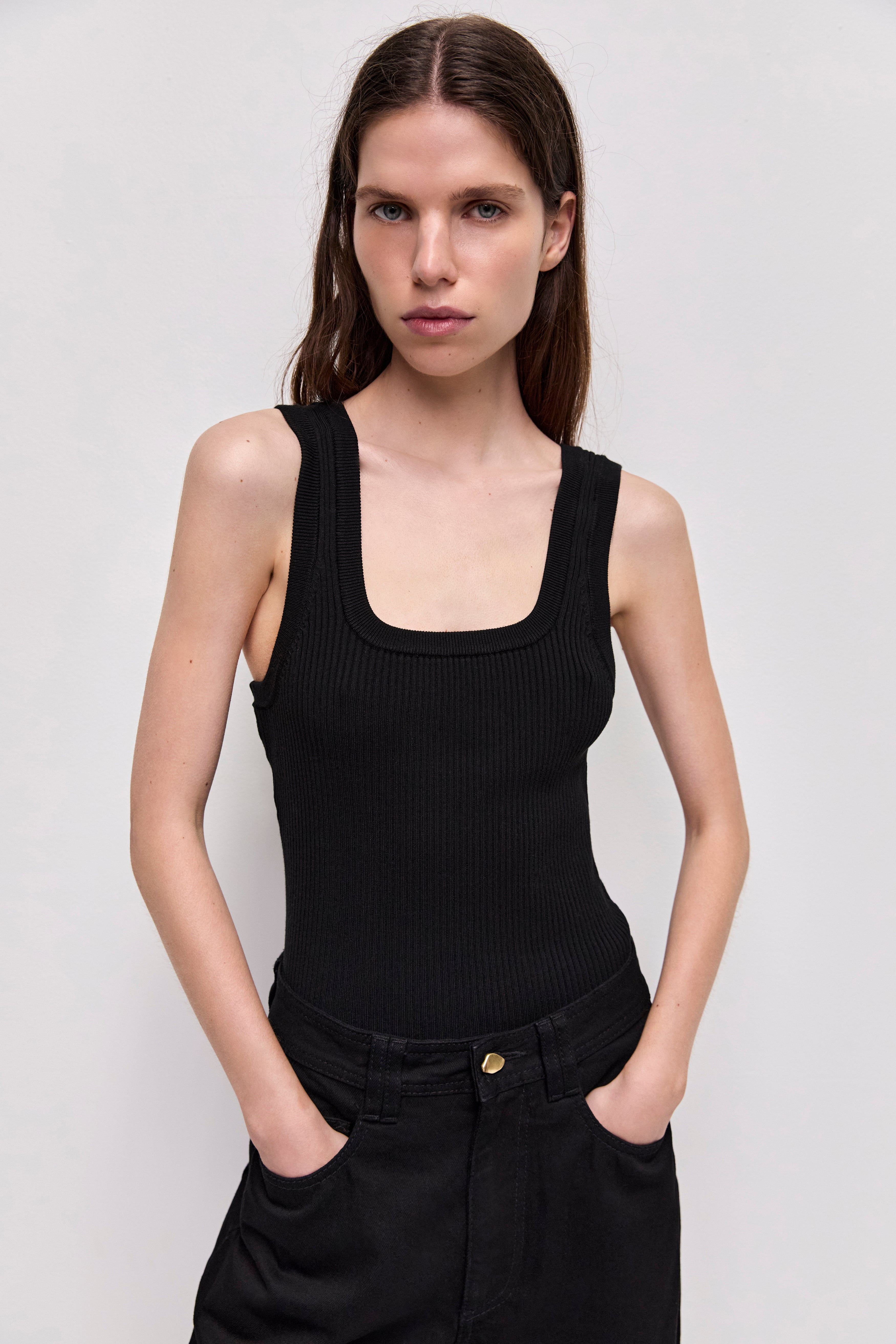 26CO3164_BLK_4_1773909698