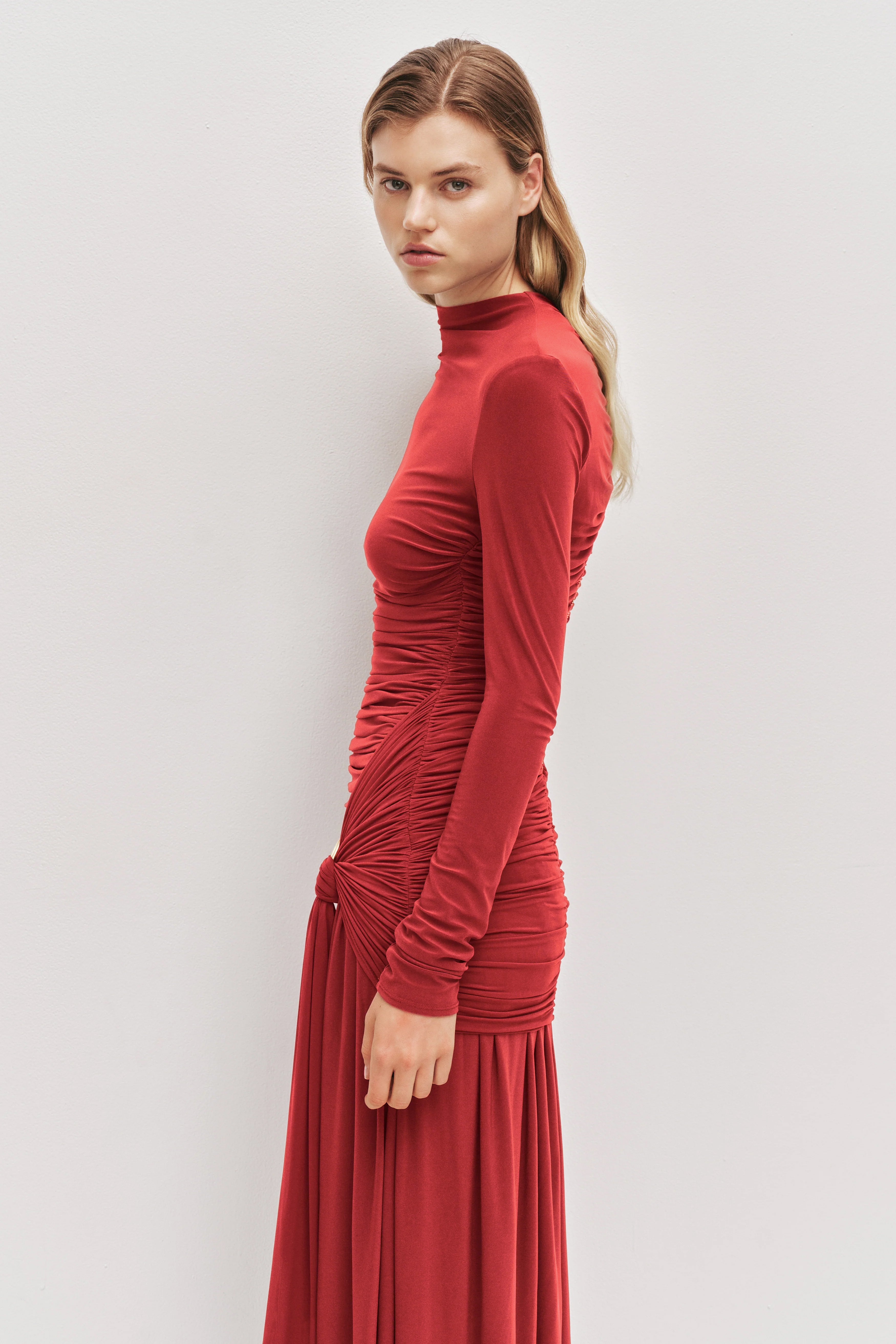 26PF5722_SCAR-RED_5_1780613052