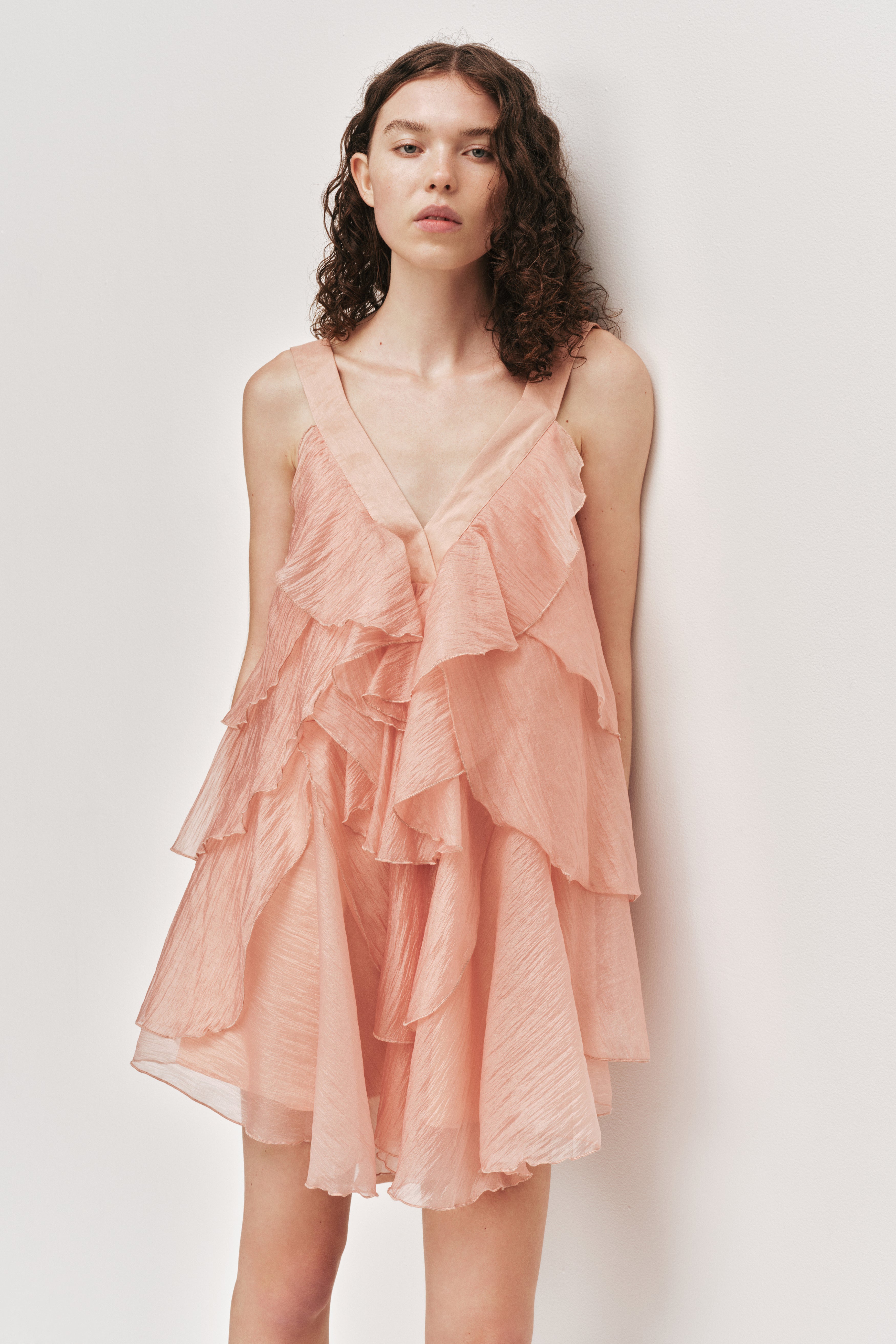 26PF5844_STN-ROSE_3_1777530087