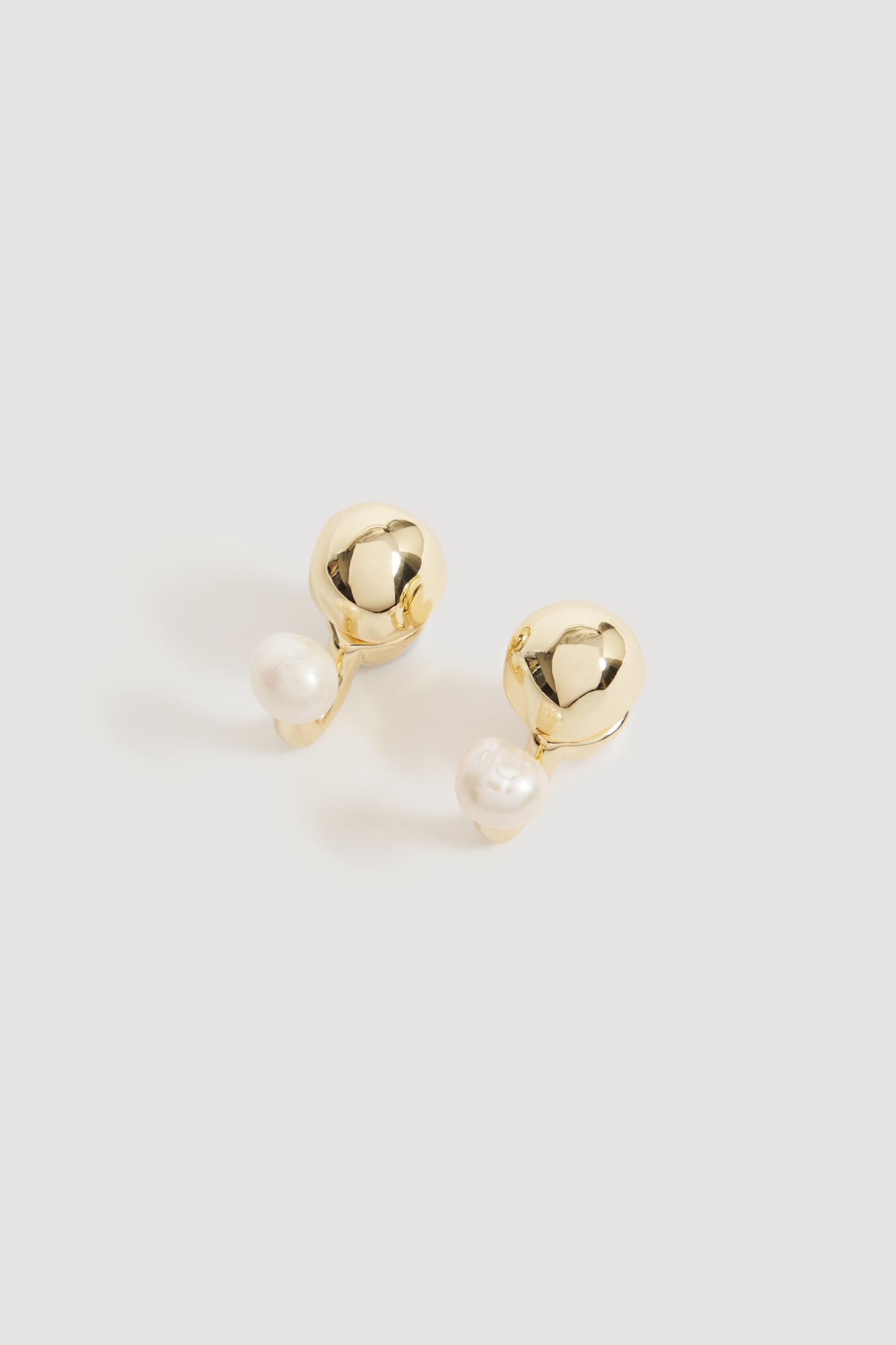 26PF9898_GLD-PRL_1_1771298376