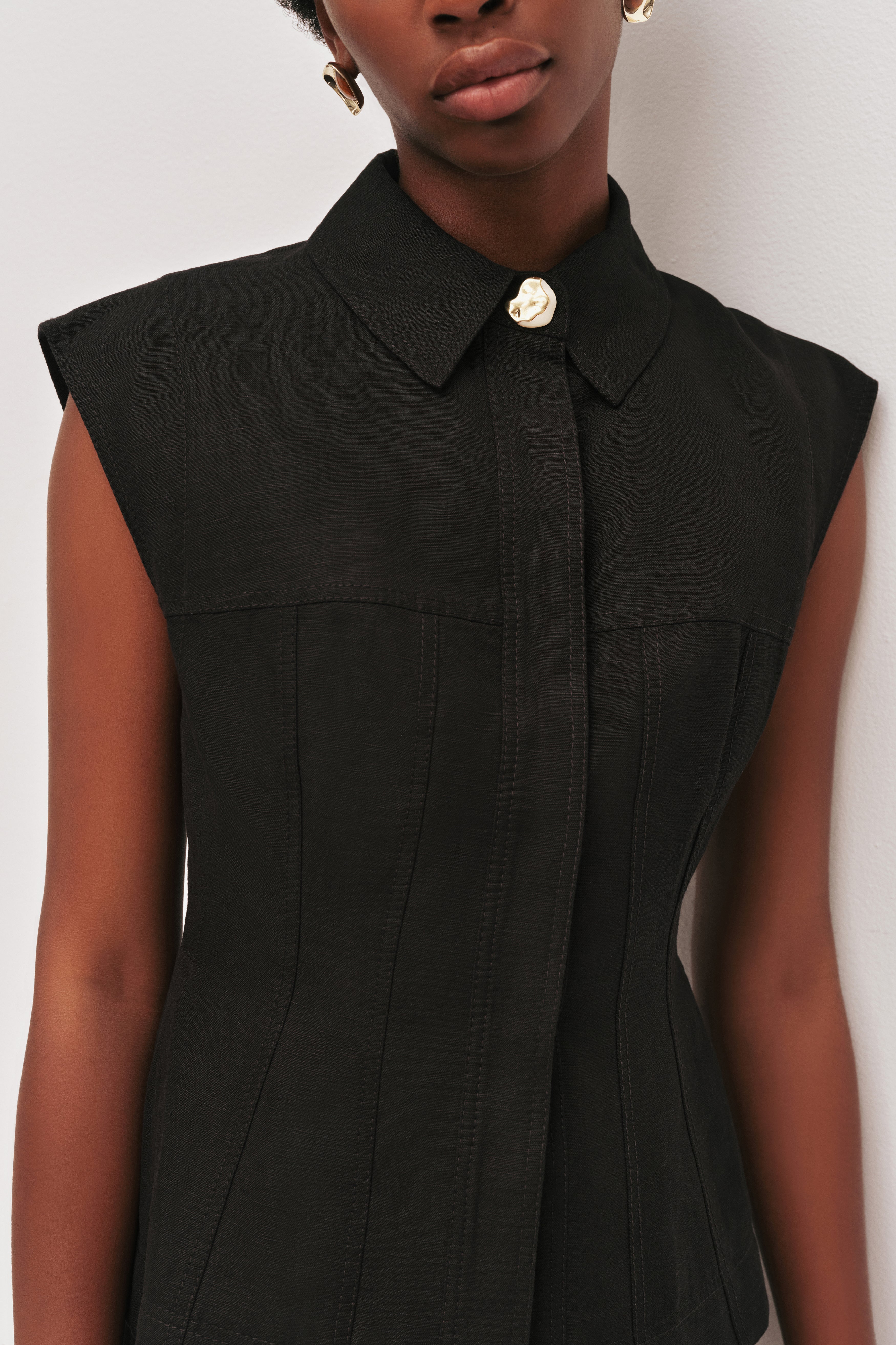 26RE1004_BLK_4_1762673637