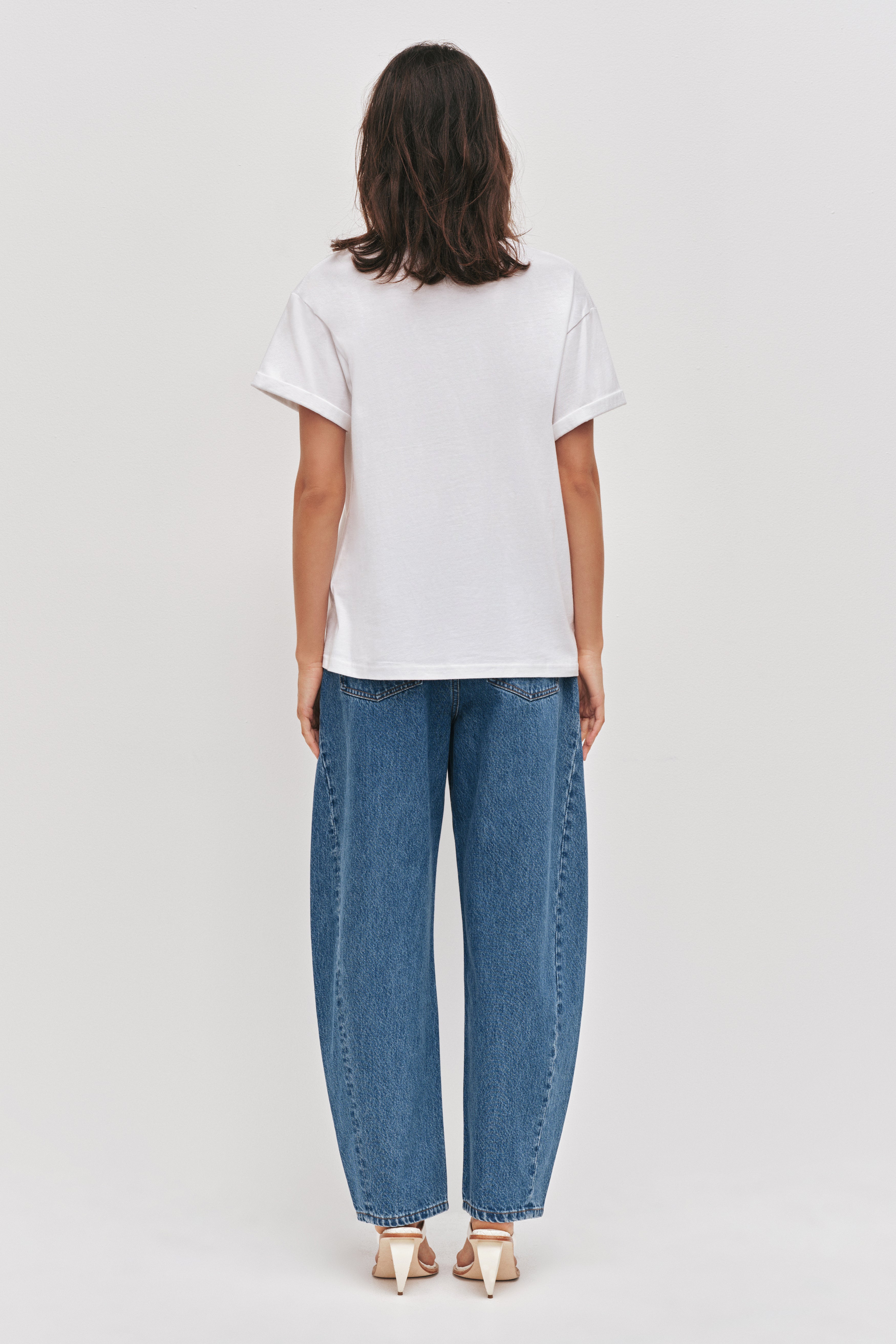 26RE1056_WHT-GLD_6_1762835580