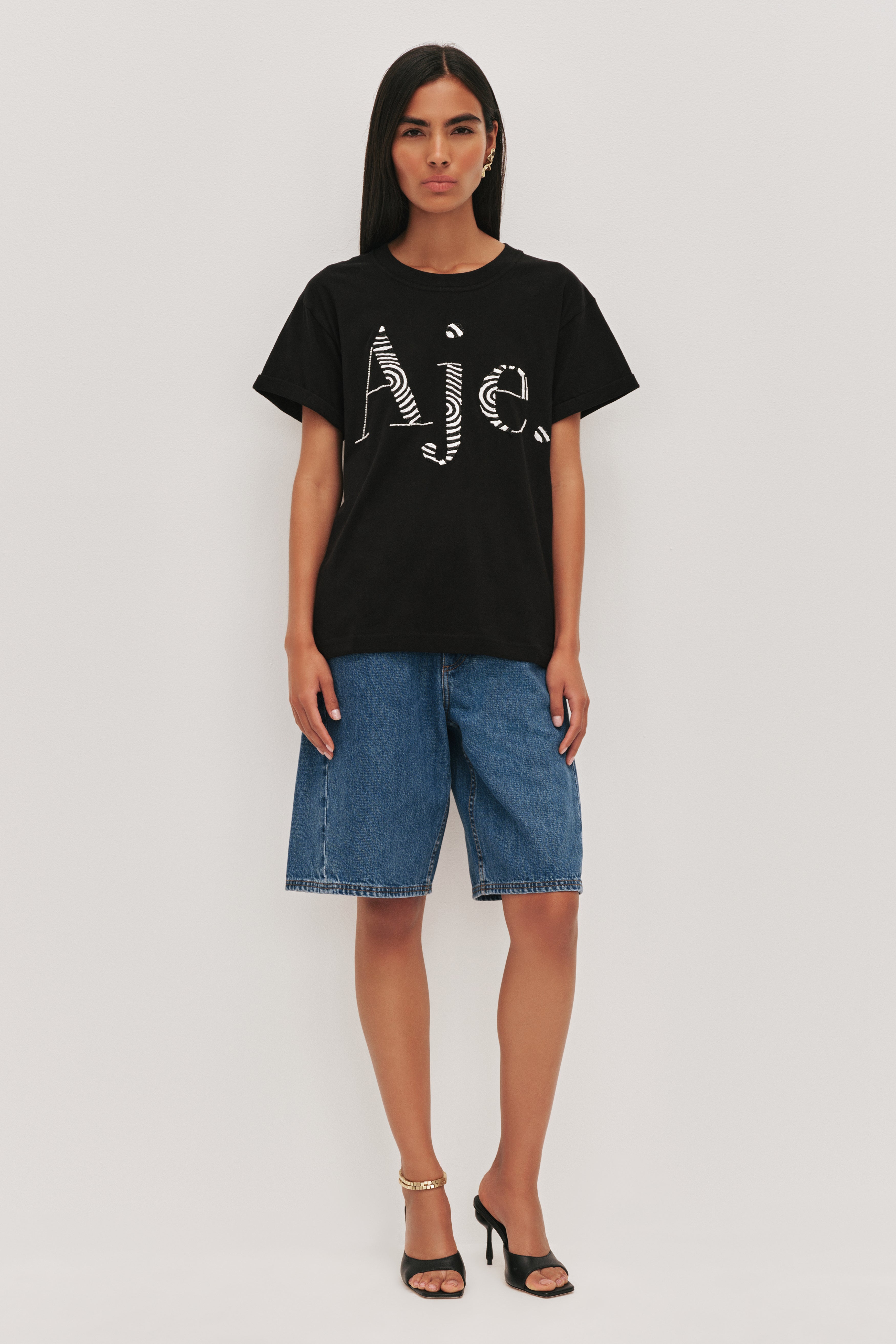 26RE1066_BLK_1_1762927425