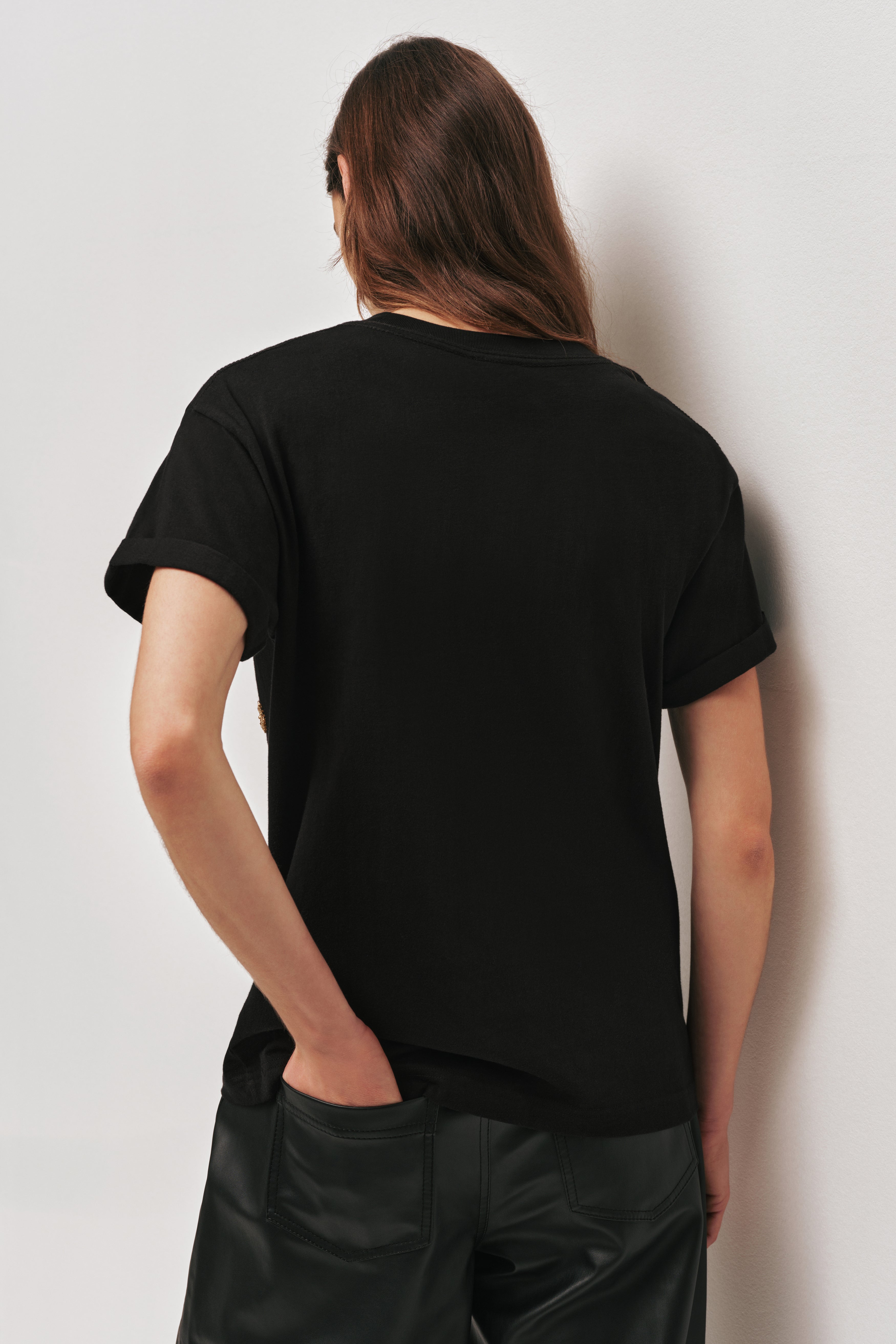 26RE1073_BLK-GLD_5_1761514186