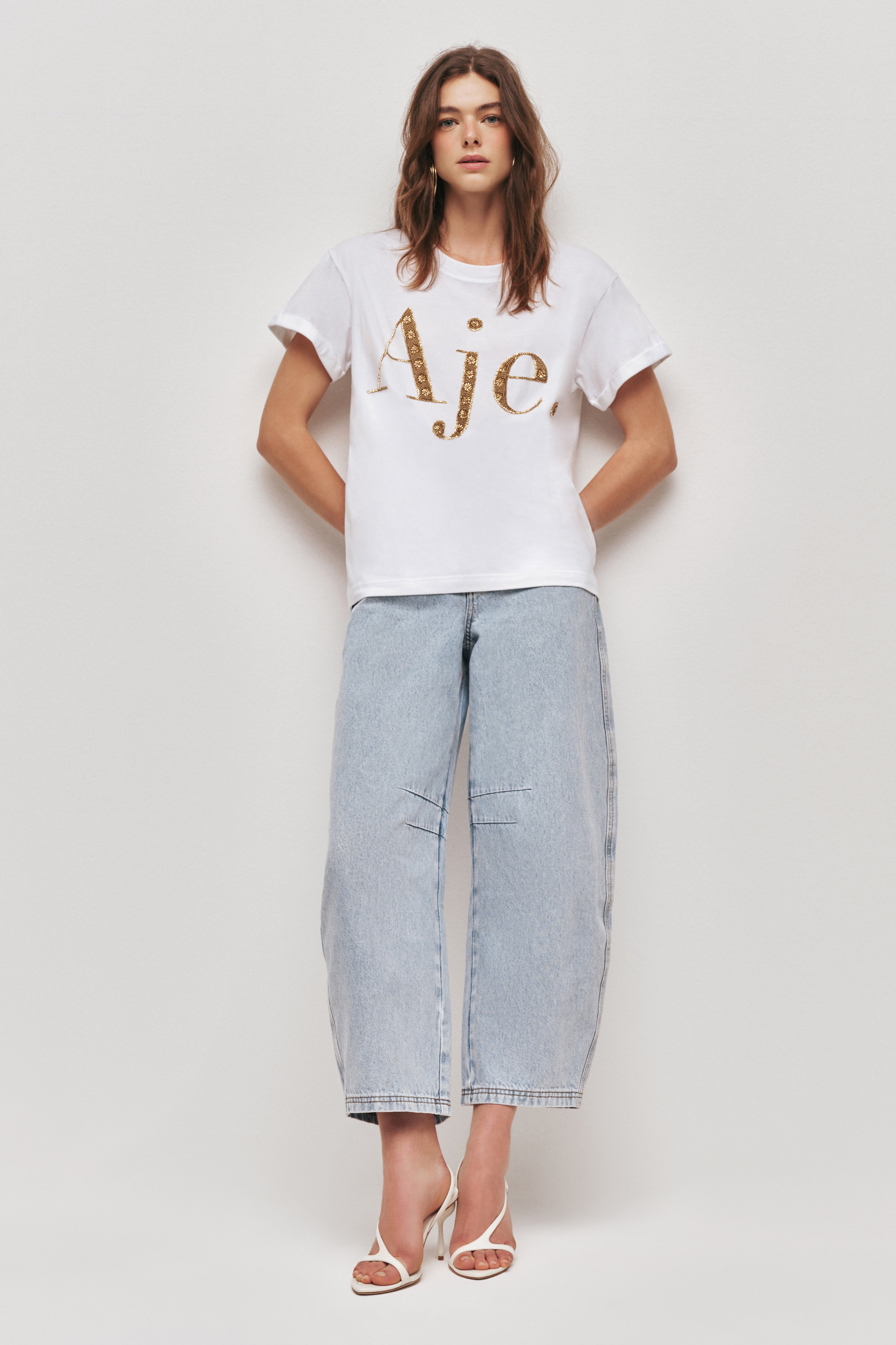 26RE1073_WHT-GLD_1_1761514247