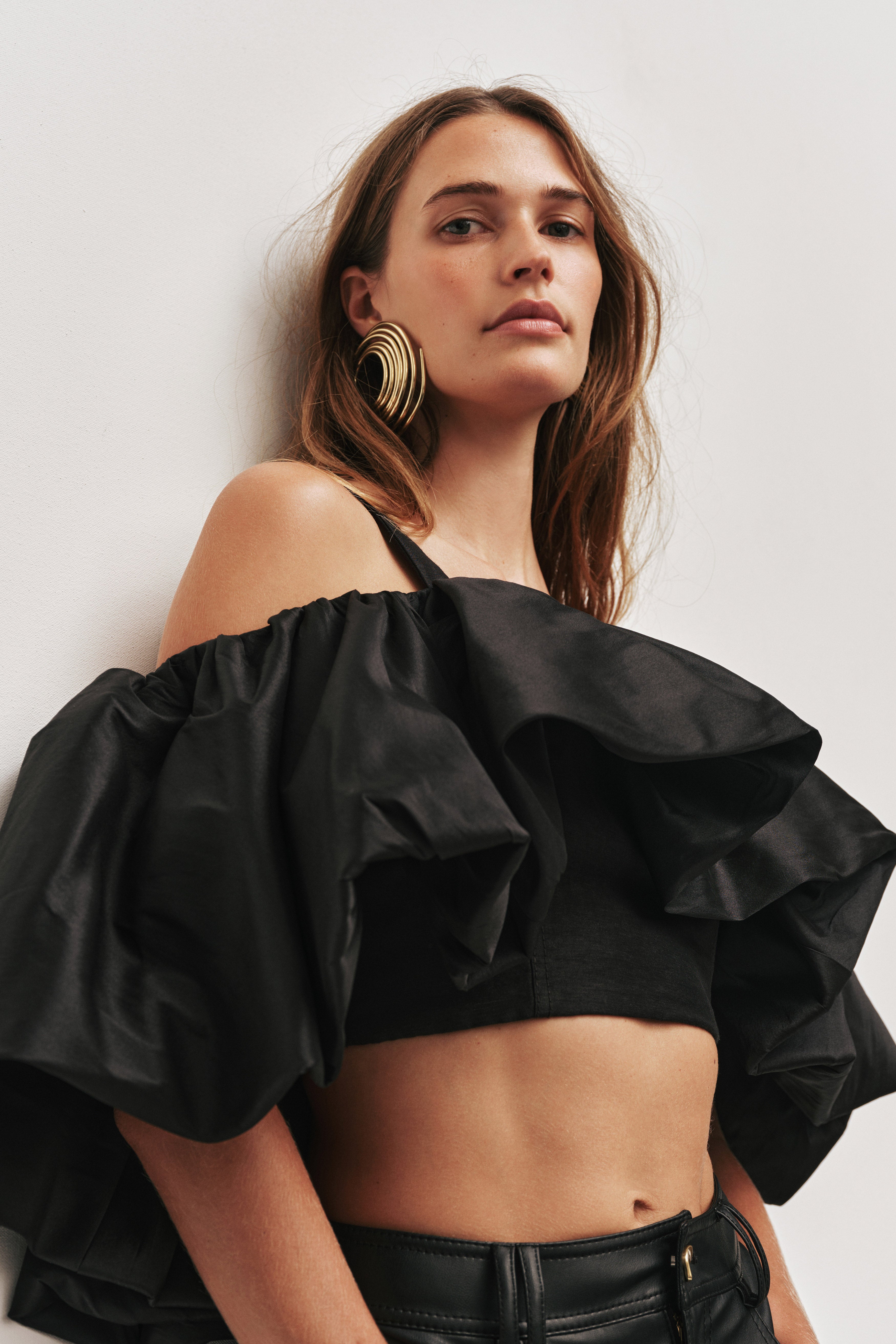 26RE1183_BLK_5_1759042128