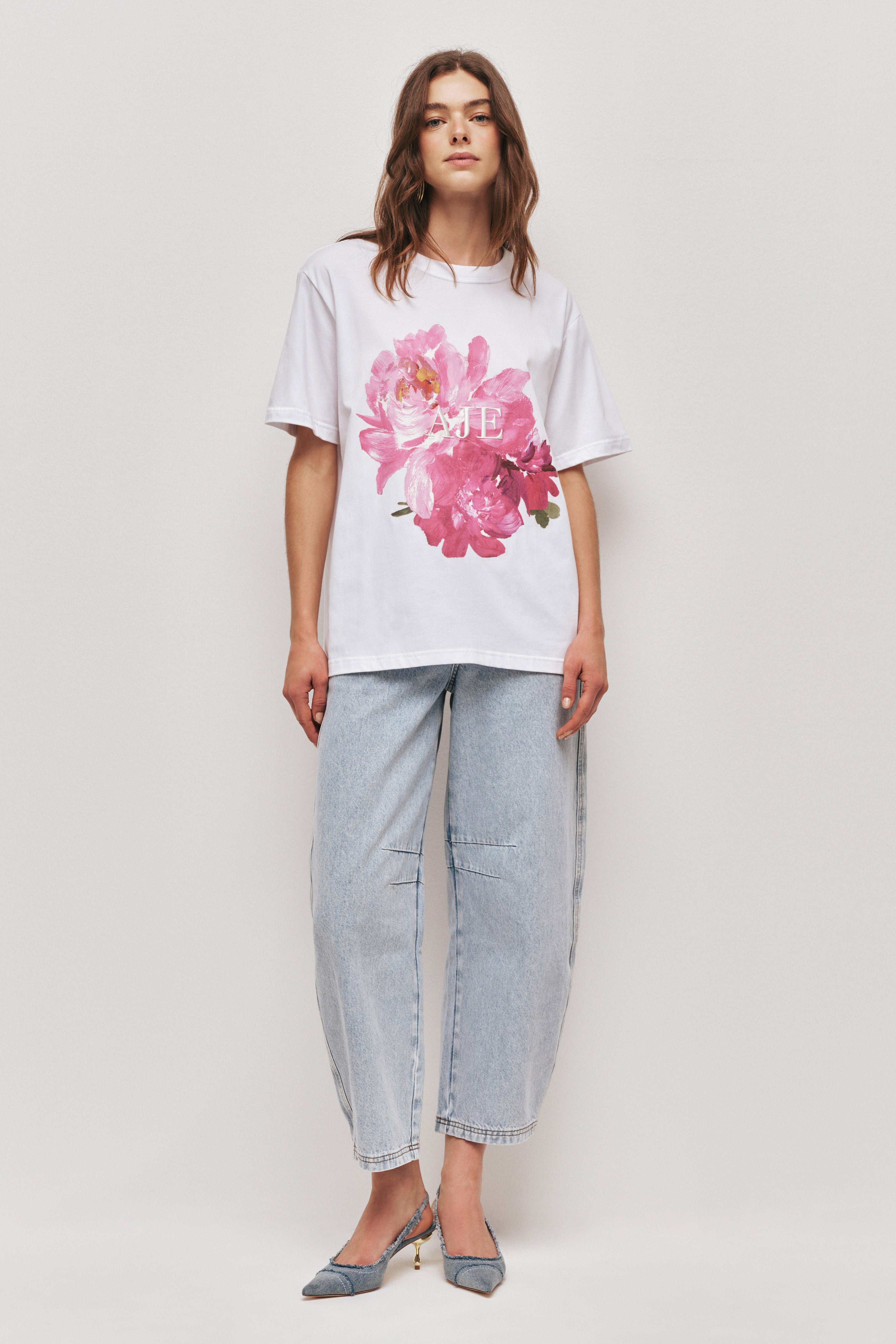 26RE1206_WHITE-PINK_3_1760580397