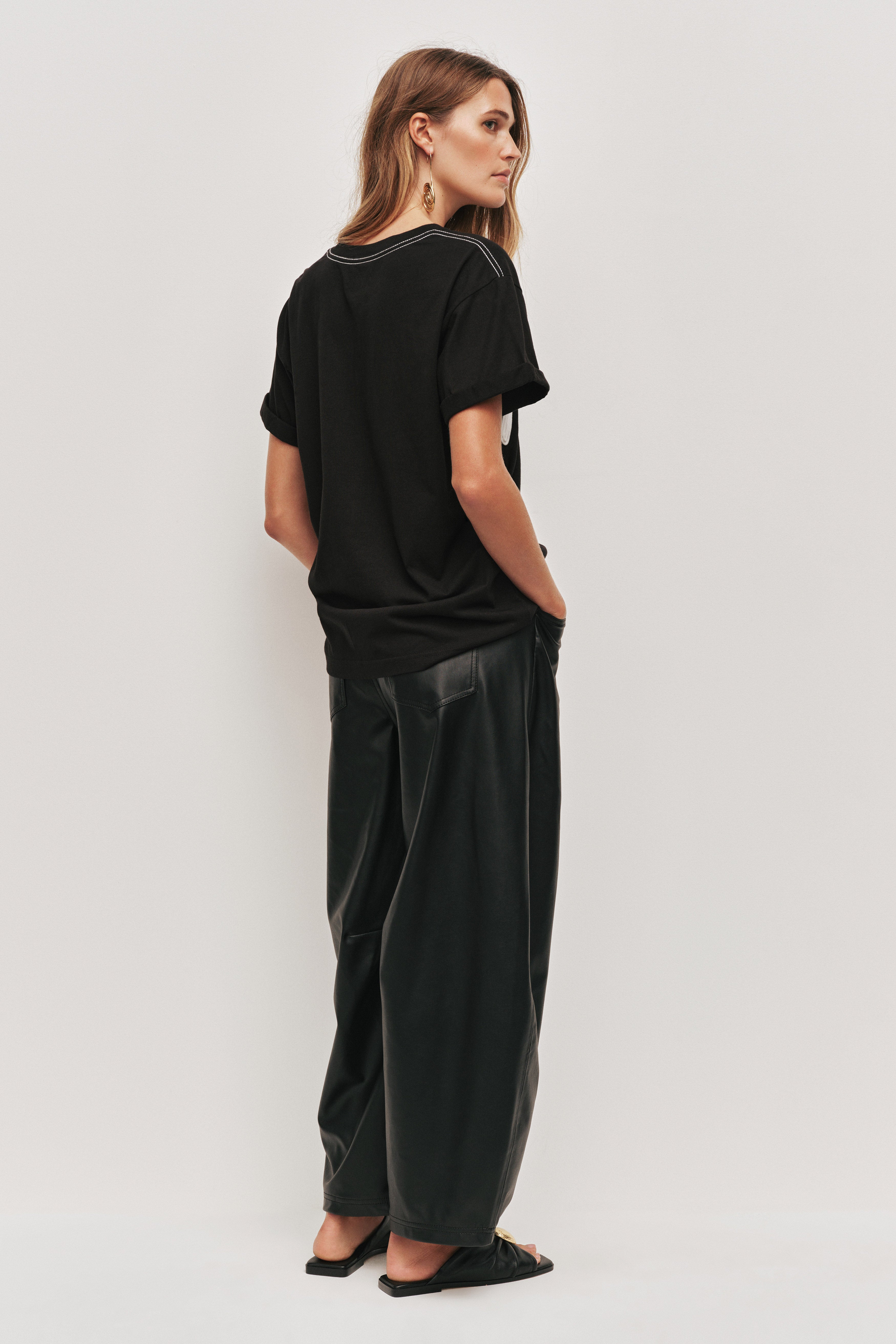 26RE1214_BLK-IVRY_6_1759286005