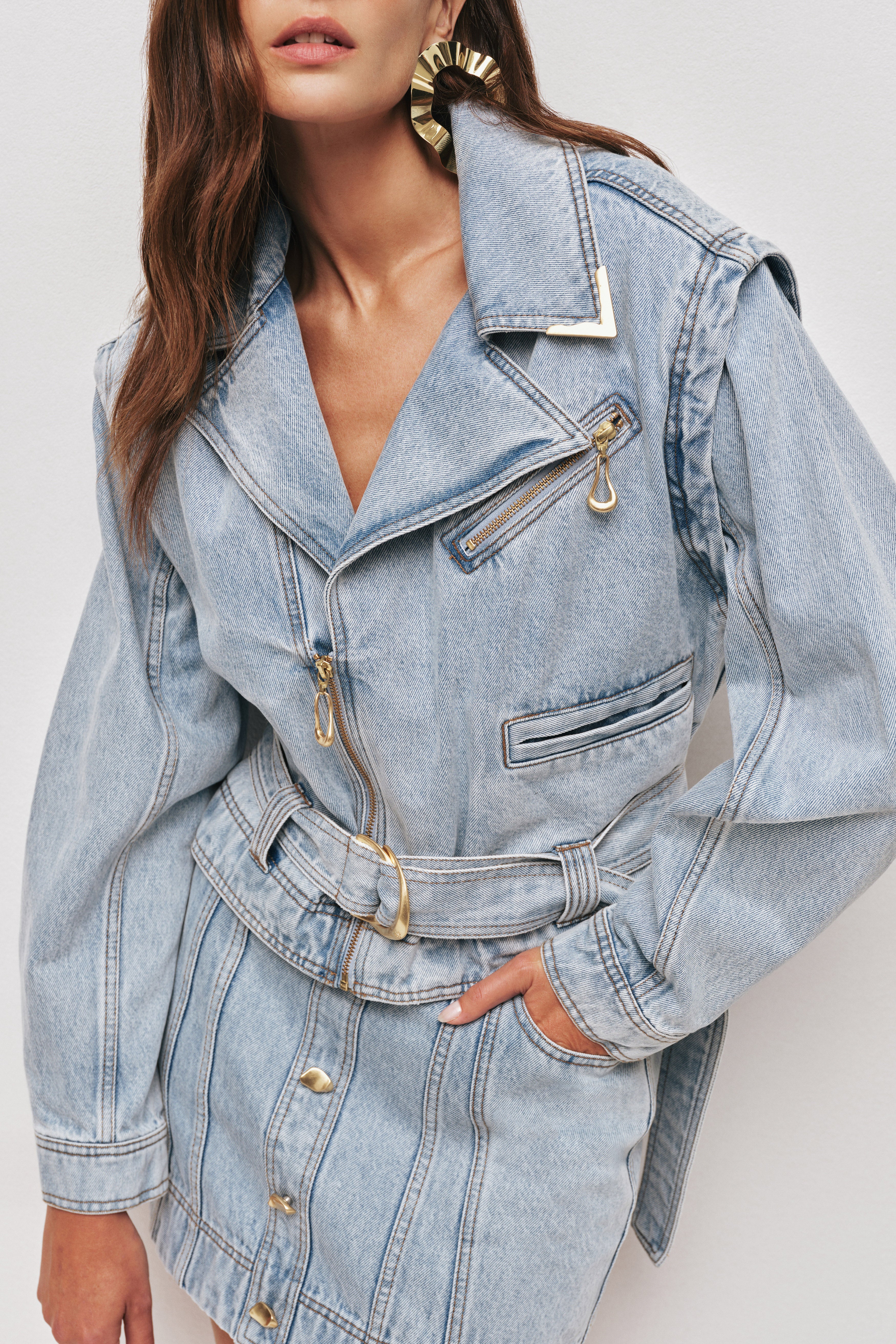 26RE2033_LIGHT-WASH-BLUE_5_1760580325