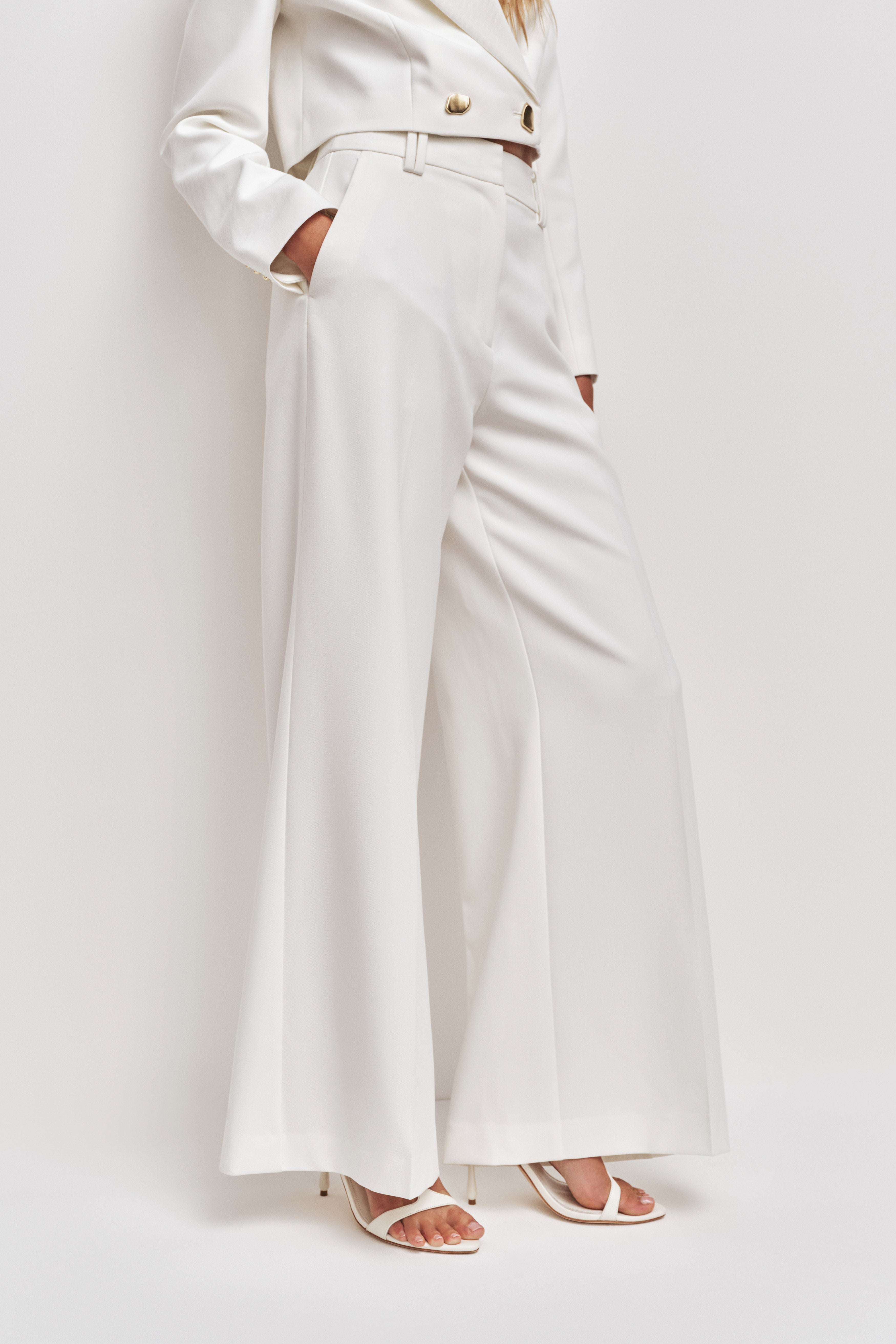 26RE3016_IVRY_5_1759034826