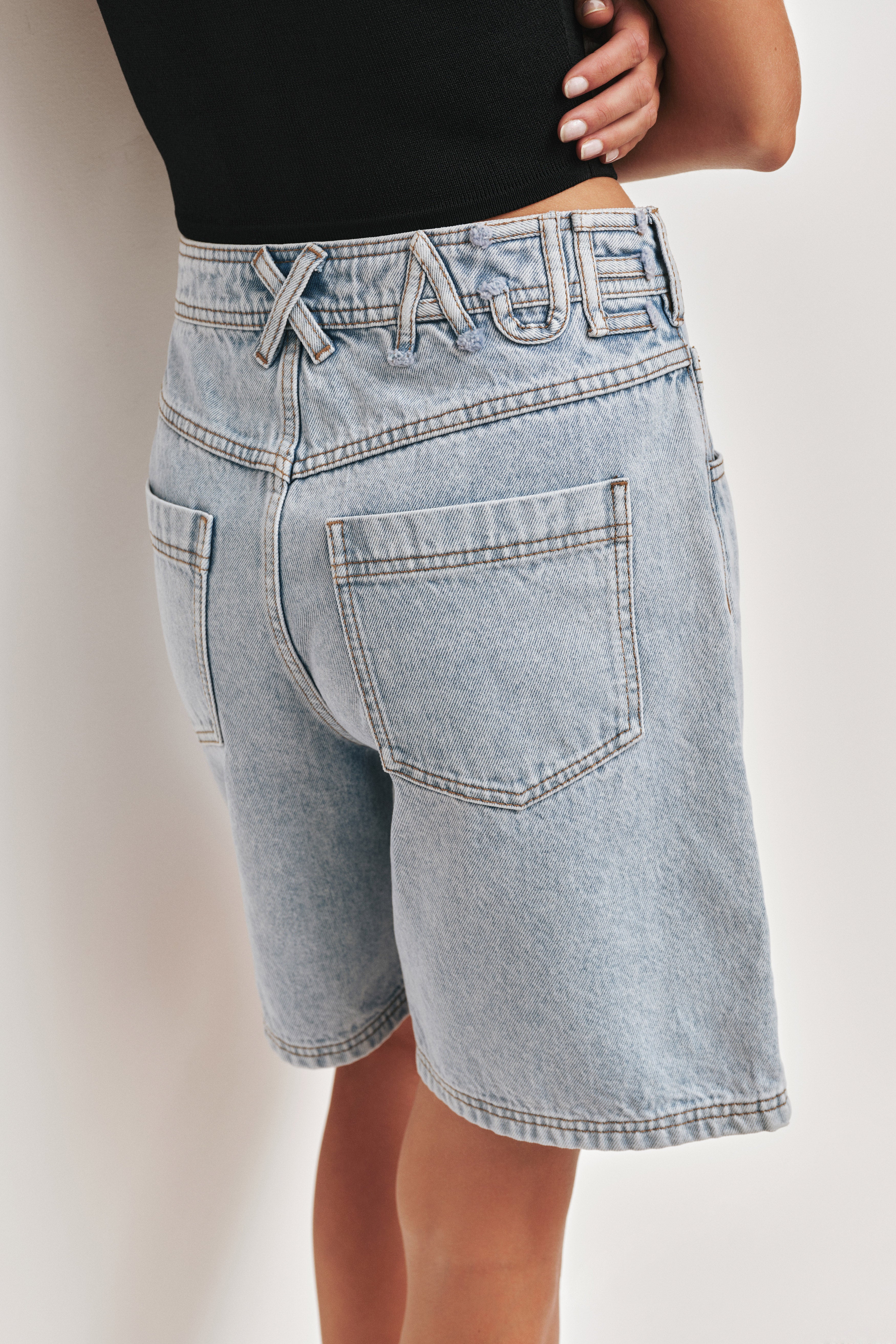 26RE3017_LIGHT-WASH-BLUE_4_1760659809