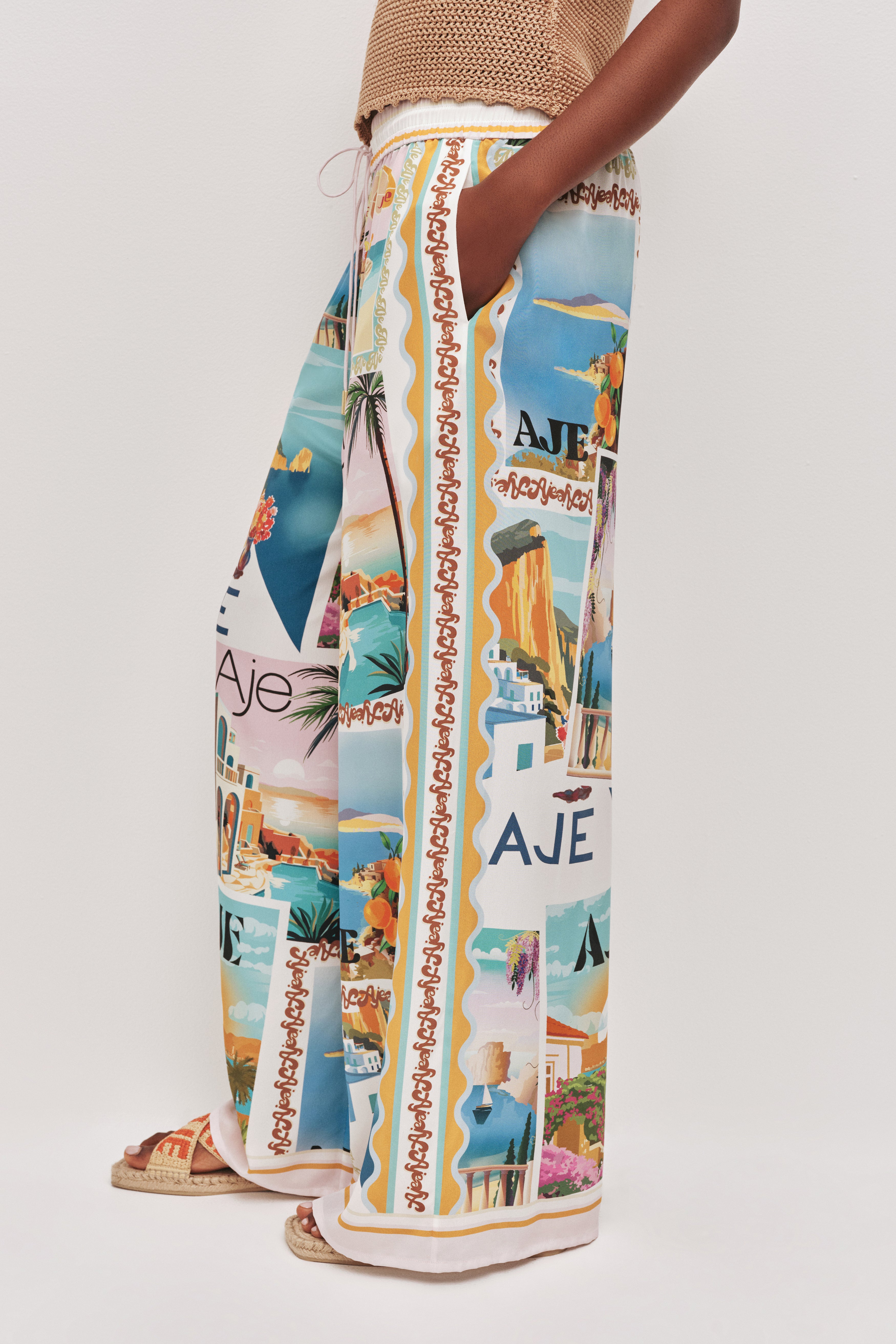 26RE3126_POSTCARD_6_1762668237