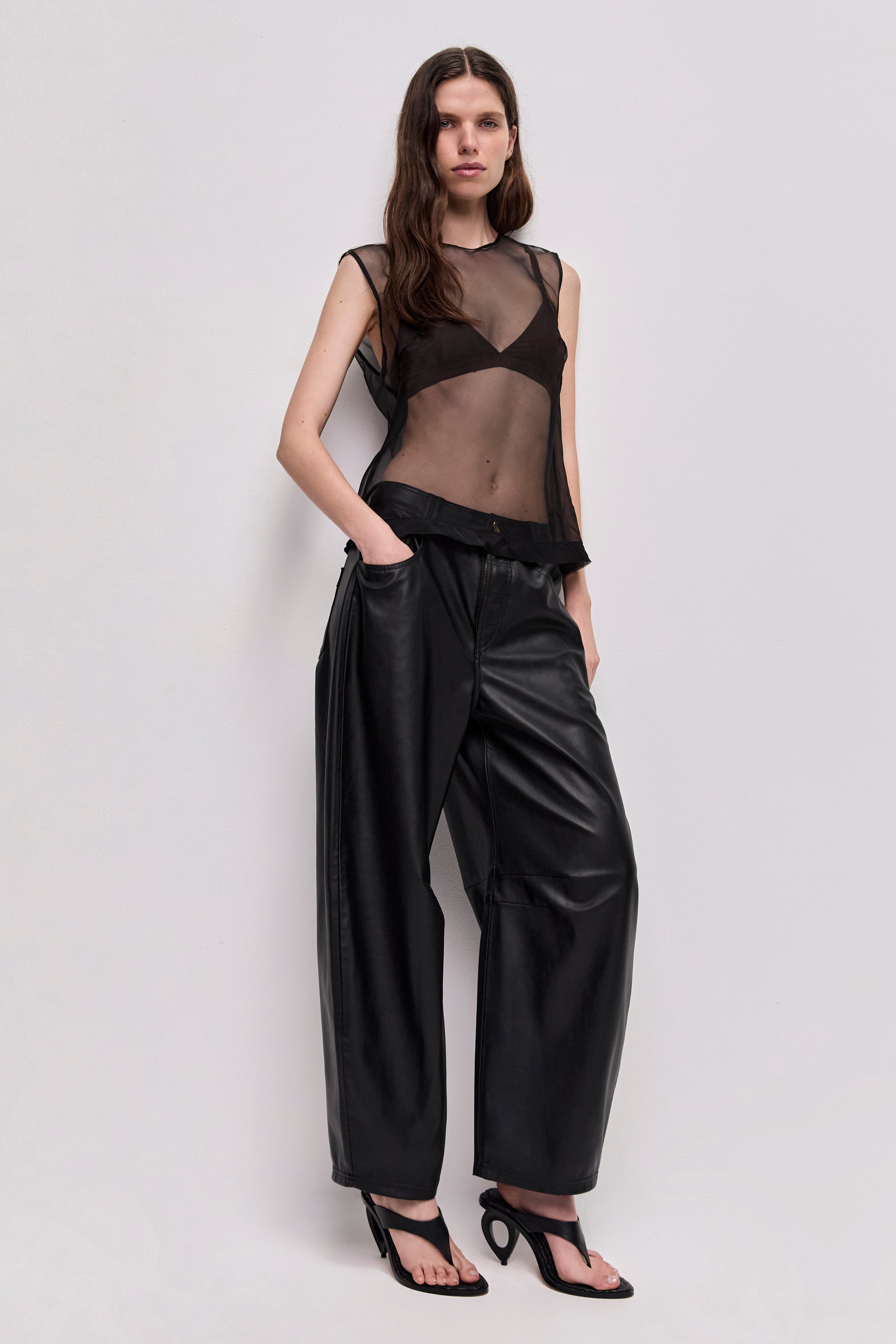 26RE3133_BLK_3_1772162177