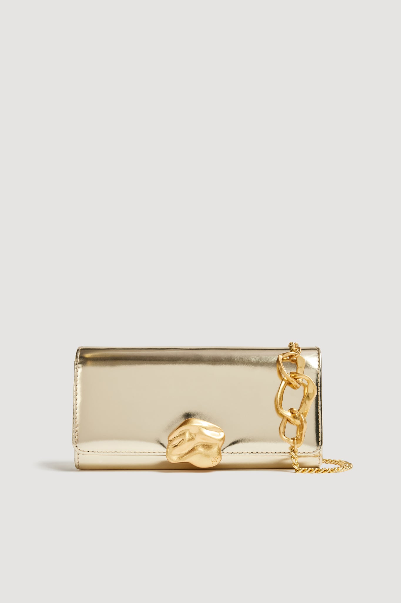 26RE6608_GLD_2_xh89wp_1758788928