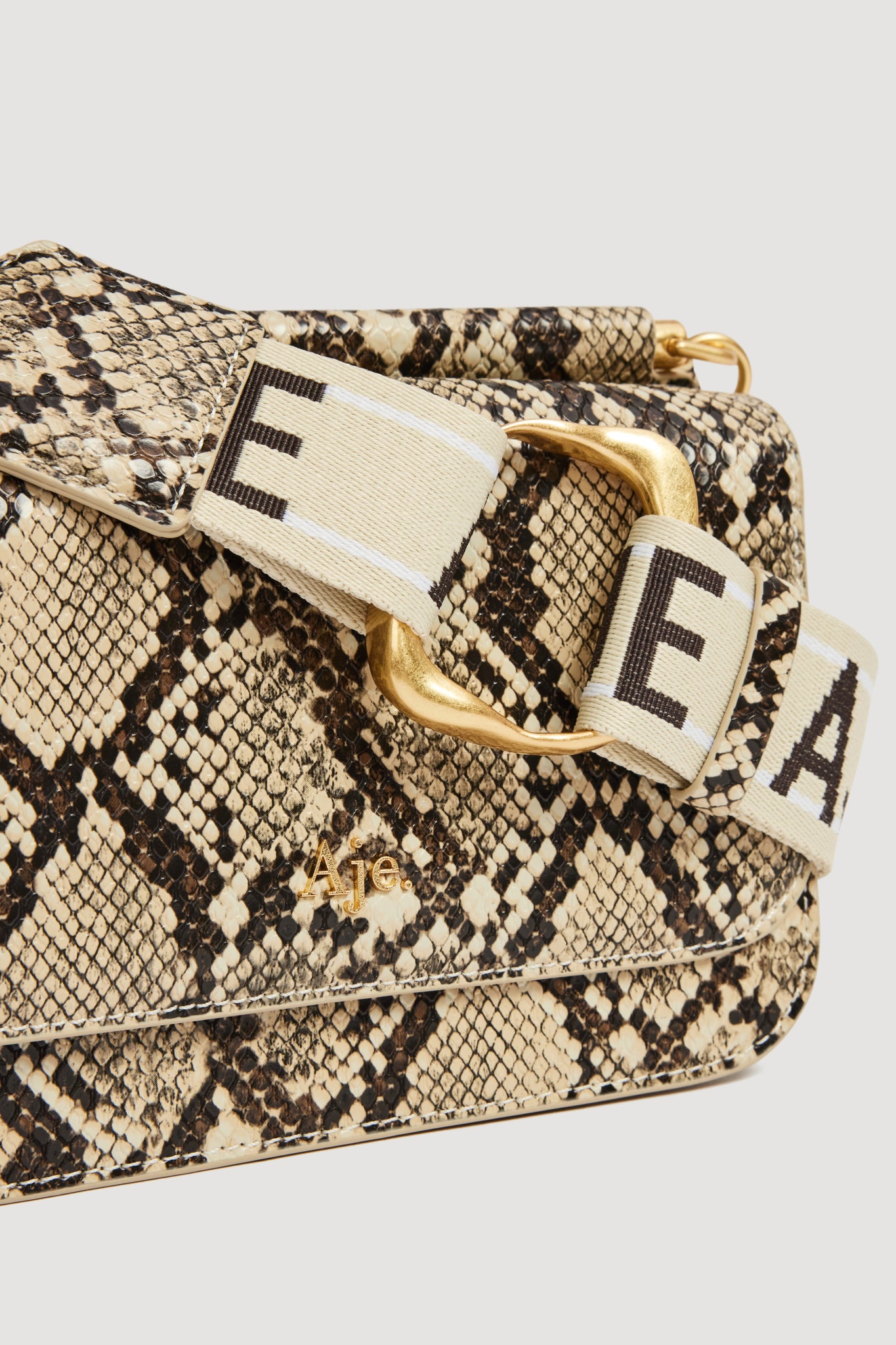 26RE6735_SND_5_nuetle_1758789158