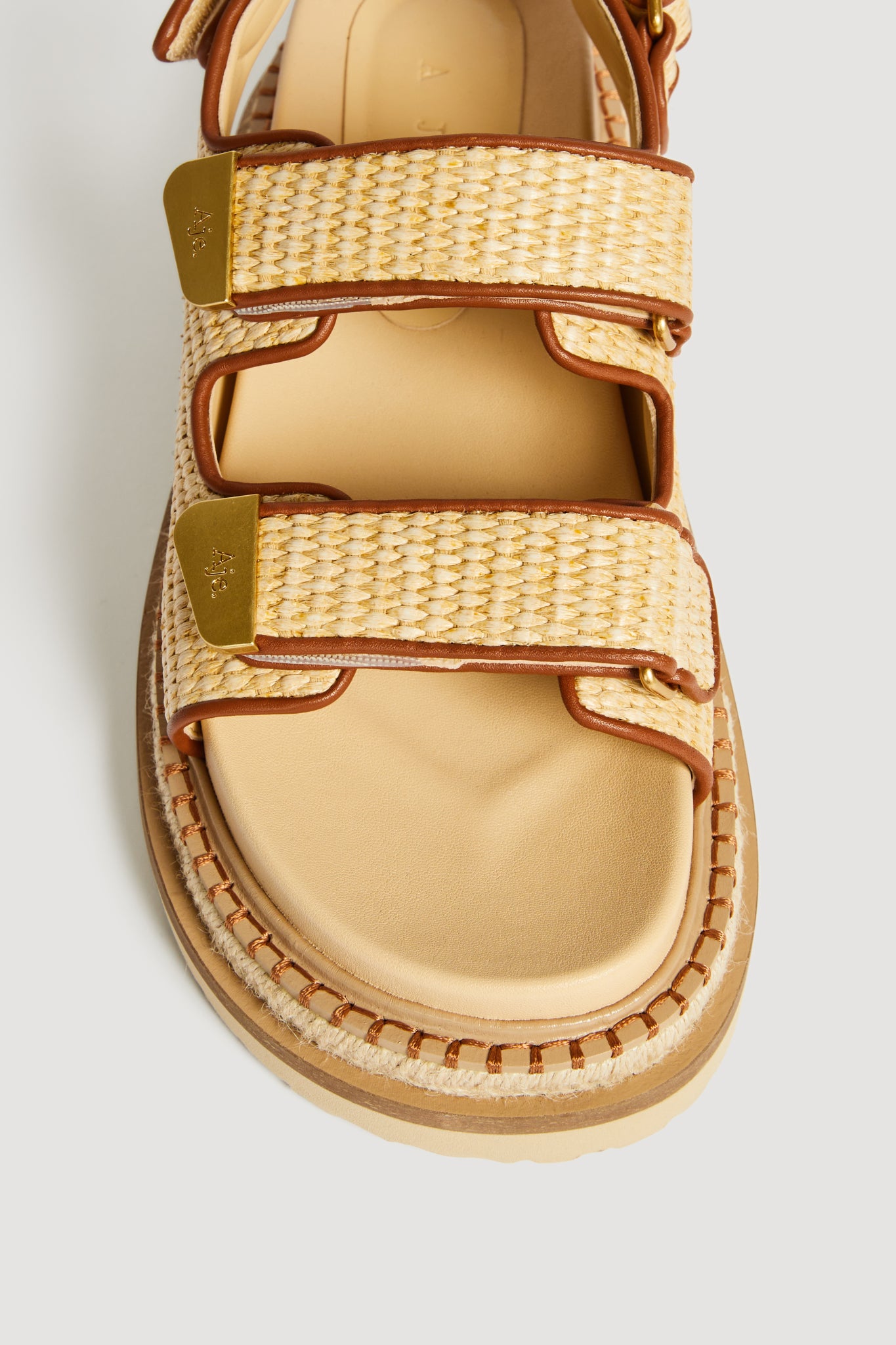 26RE7397_NAT_3_1761285647