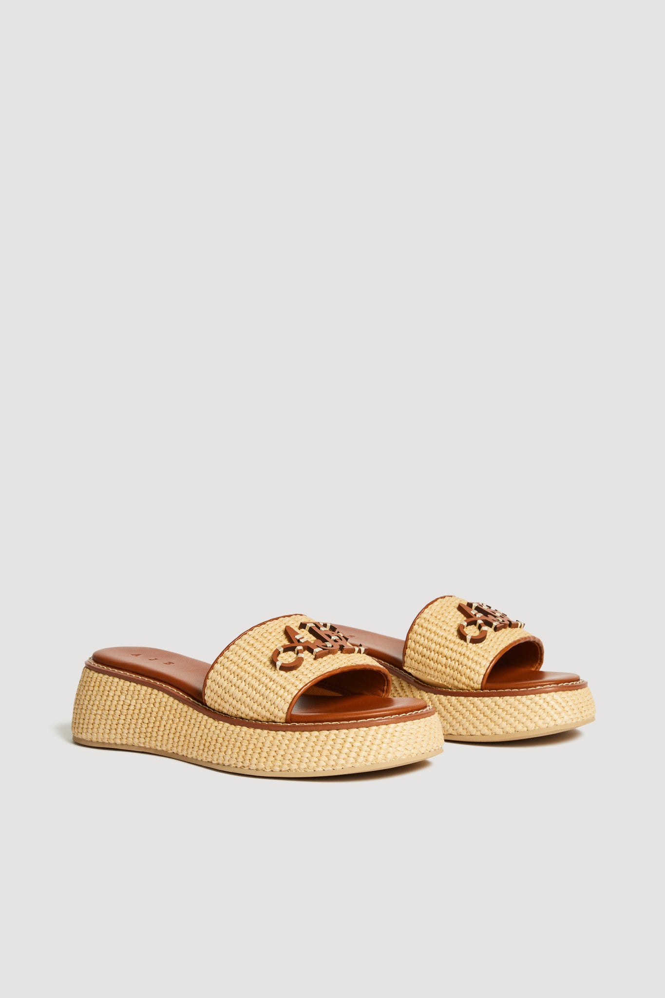 26RE7461_NAT-CNM_2_1761285787