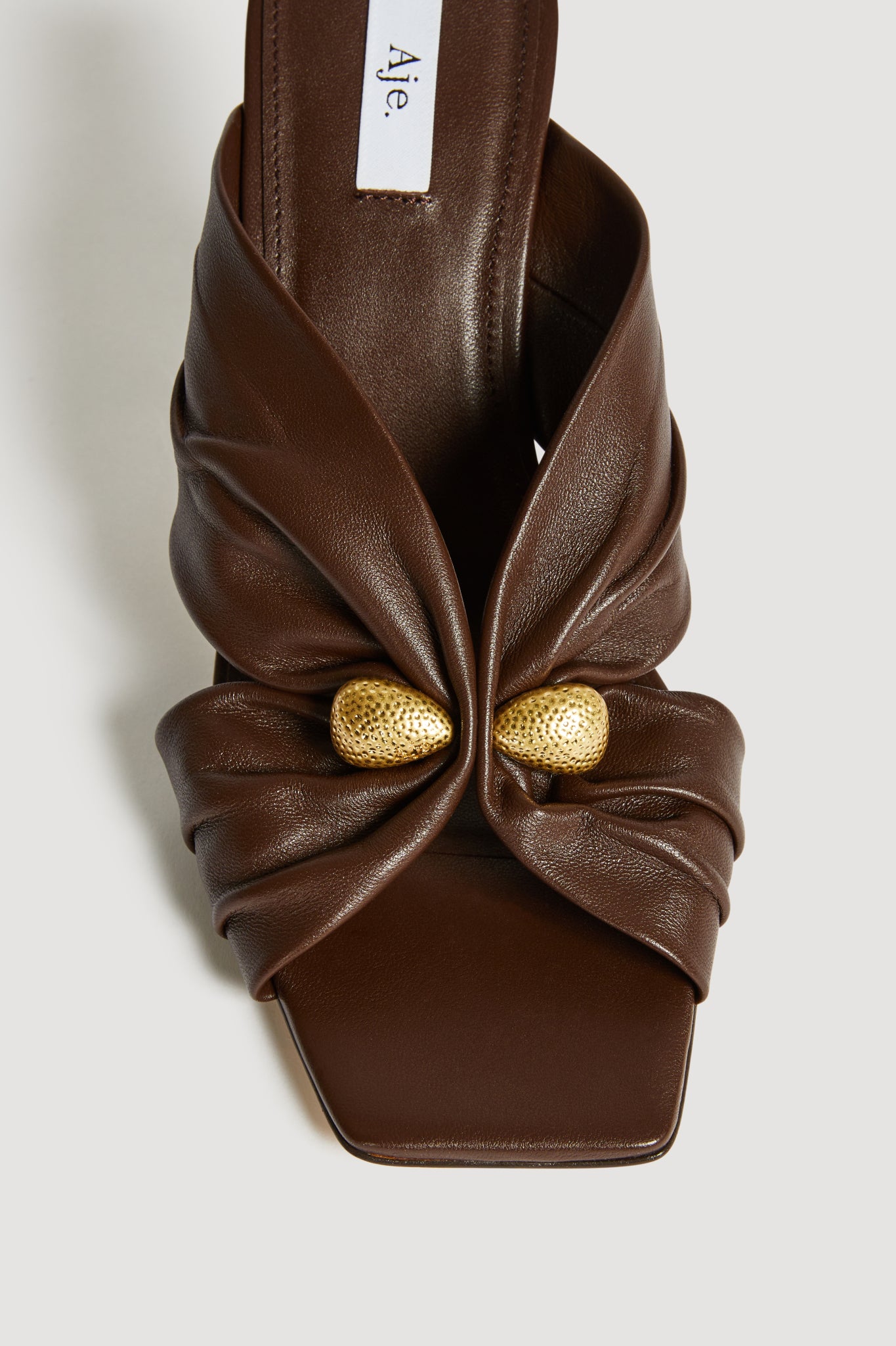 26RE7650_CHOC_3_1761867069