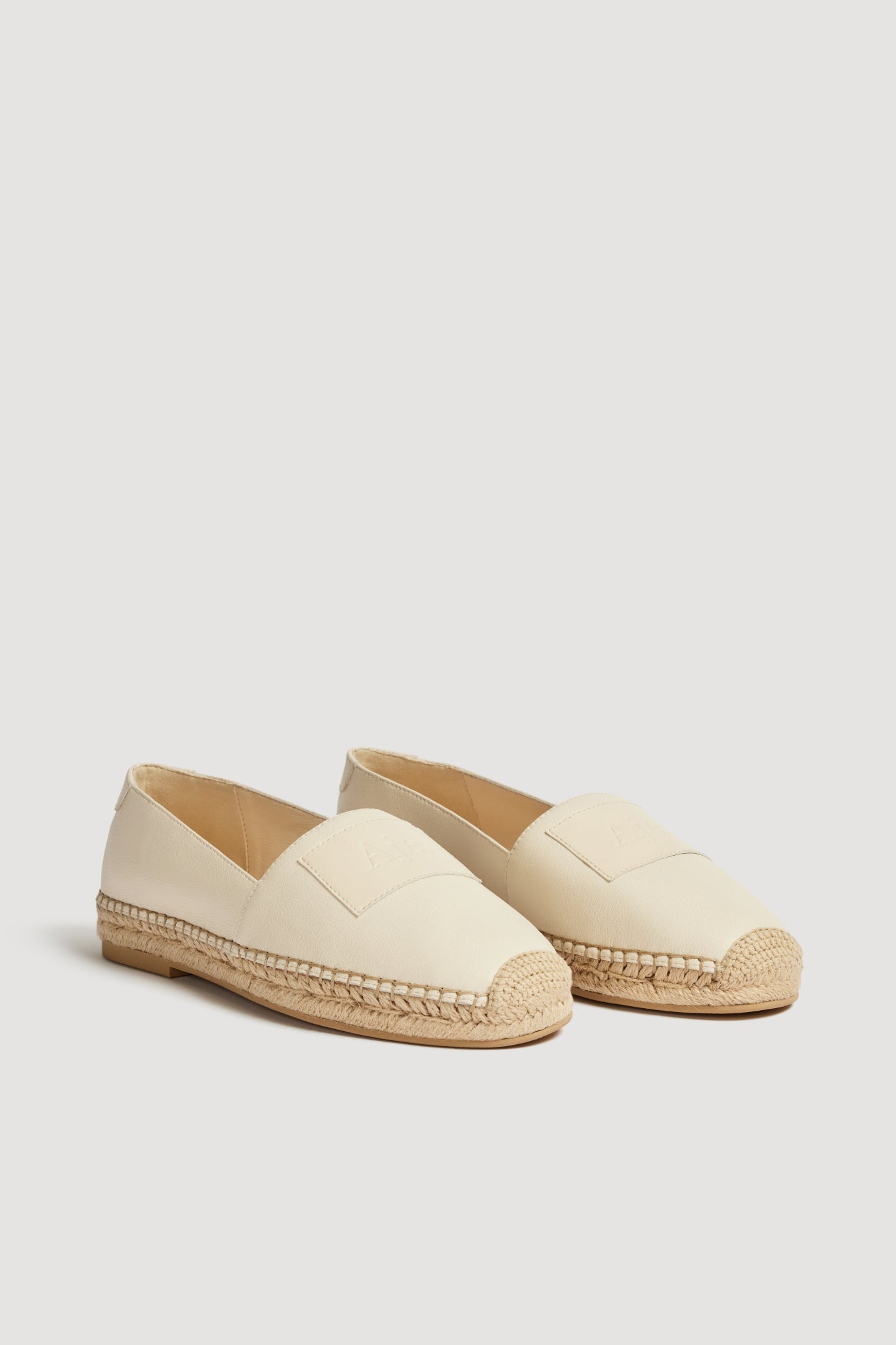 26RE7742_IVRY_4_1758717040