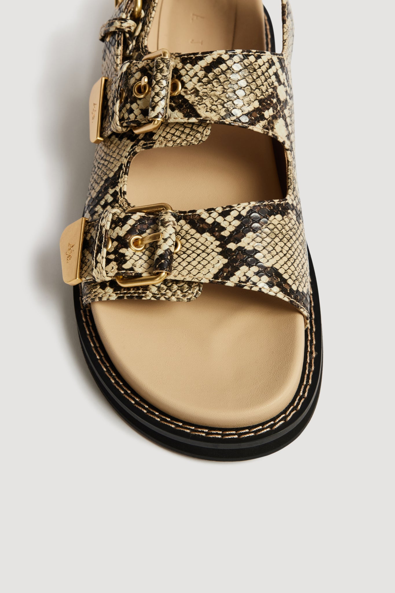 26RE7744_SND_5_1758717129