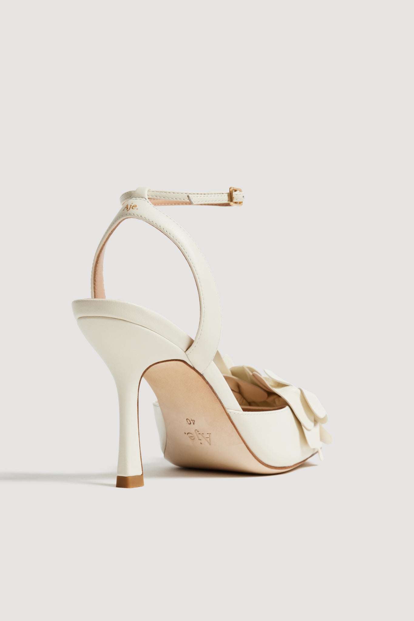 26RE7755_IVRY_4_1759031137