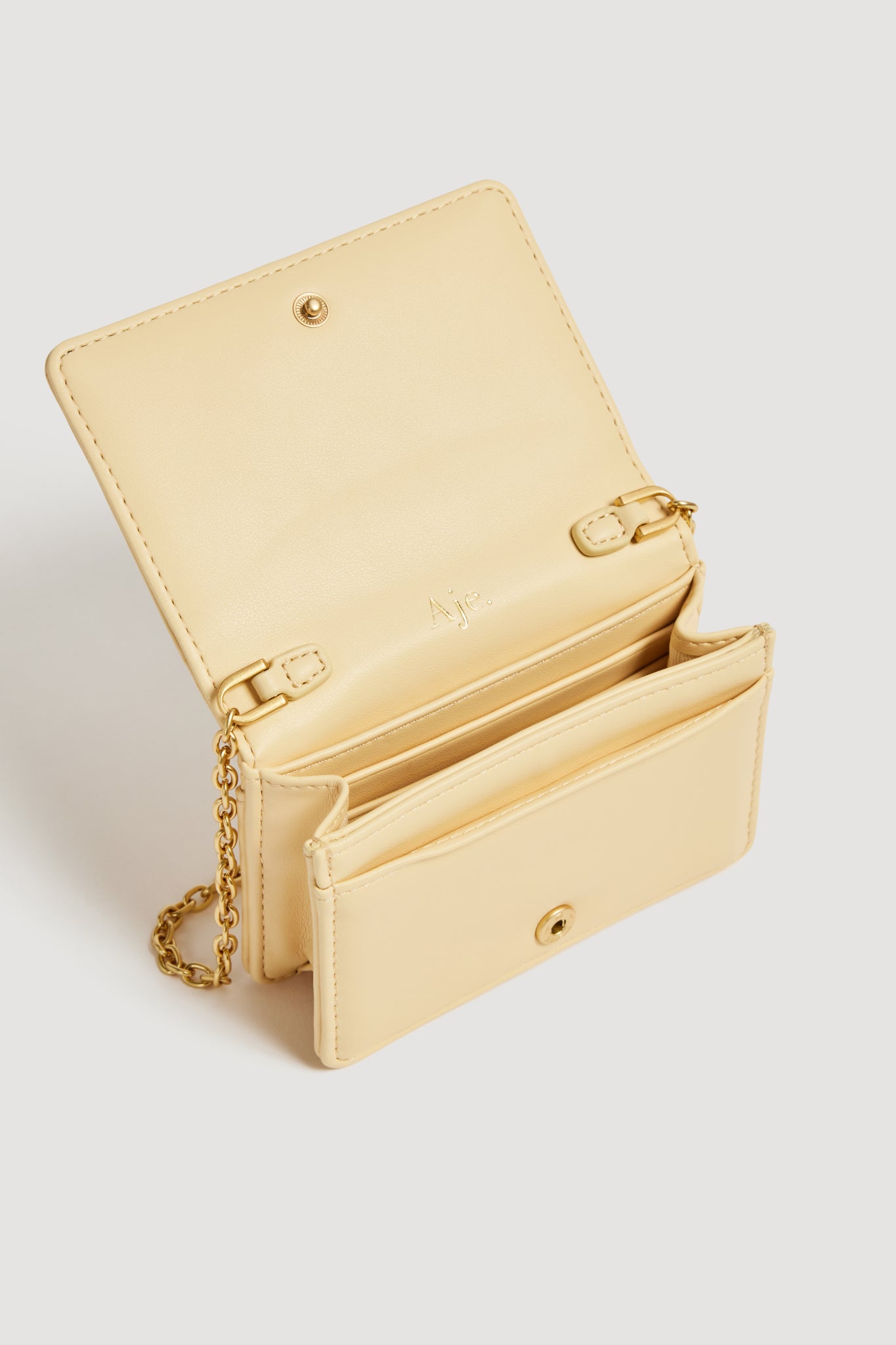 26RE8663_BTR-YLW_3_1760680338