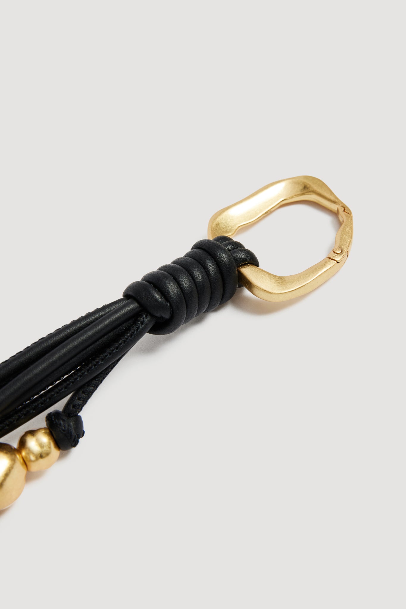 26RE8764_BLK_4_1758717295