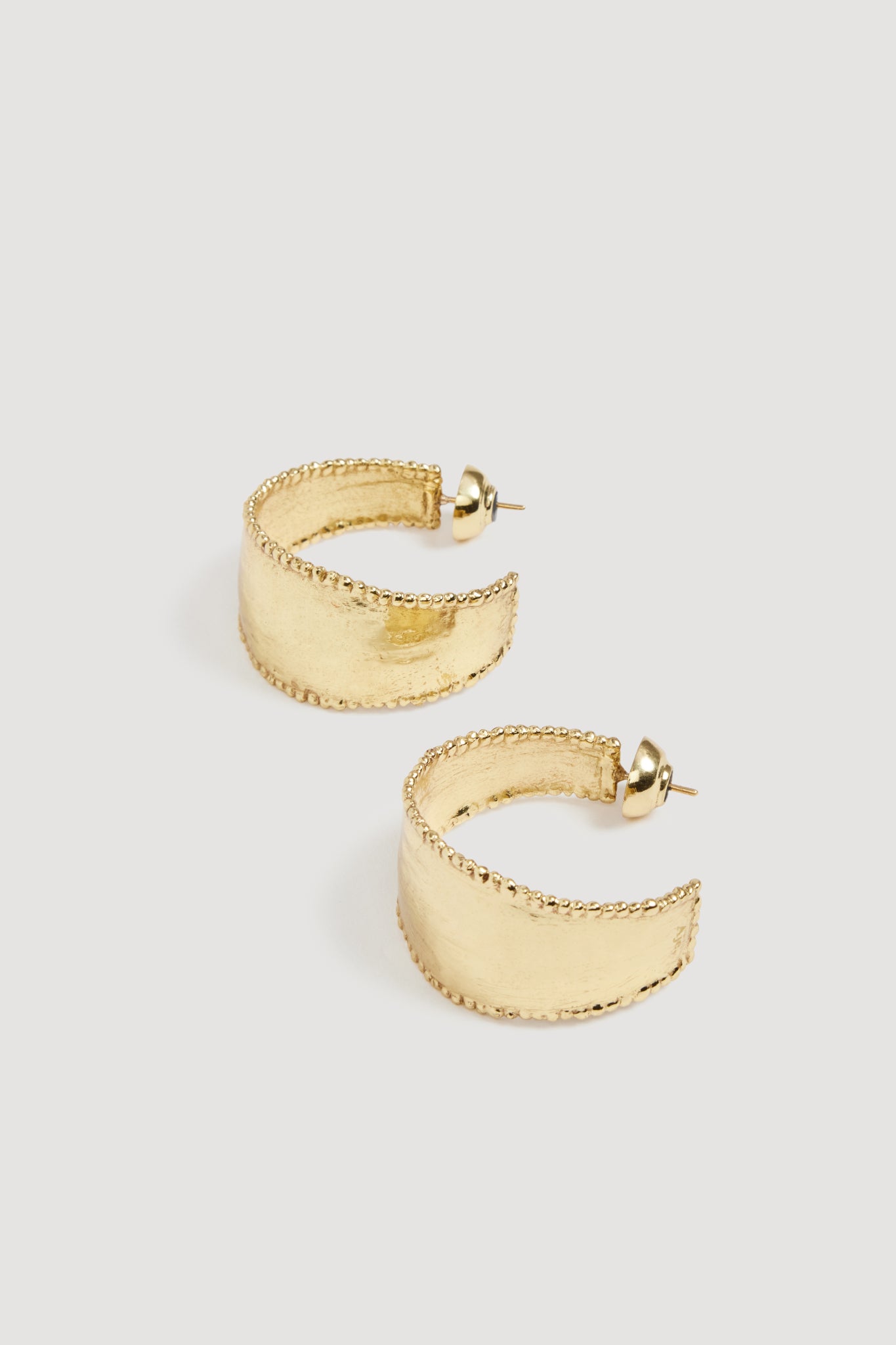 26RE9534_GLD_3_1758721545