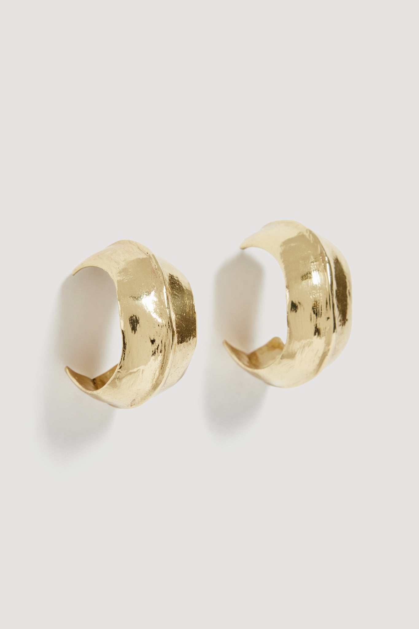 26RE9692_GLD_1_1768796369