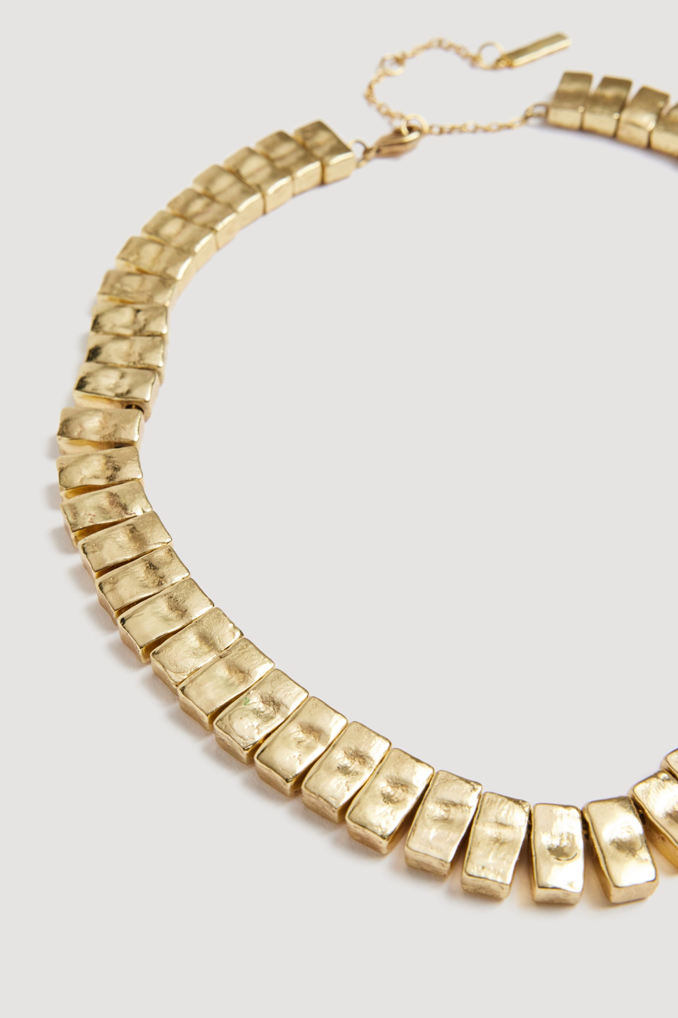 26RE9778_GLD_4_1758722304