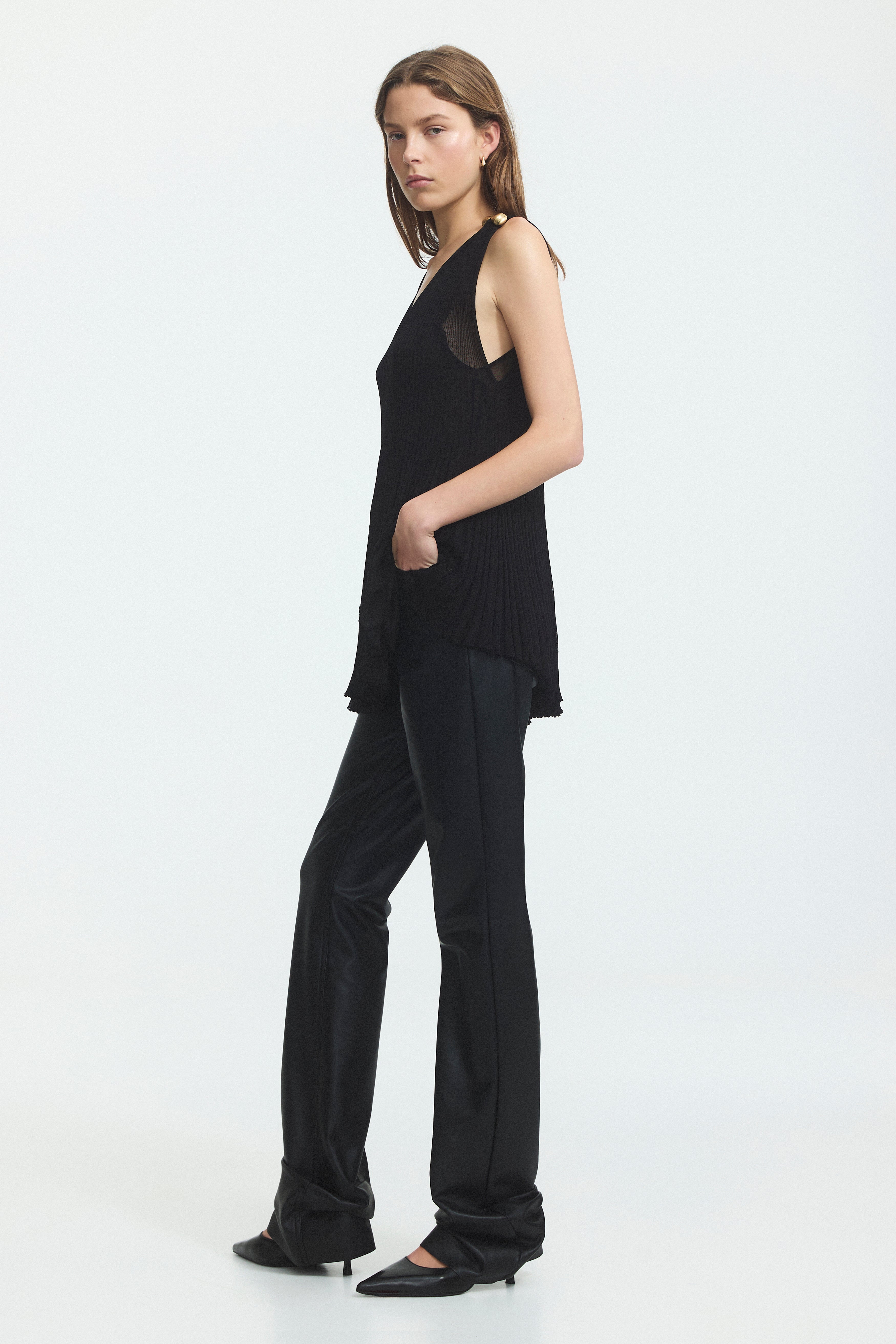 26SS1340_BLK_5_1783403553