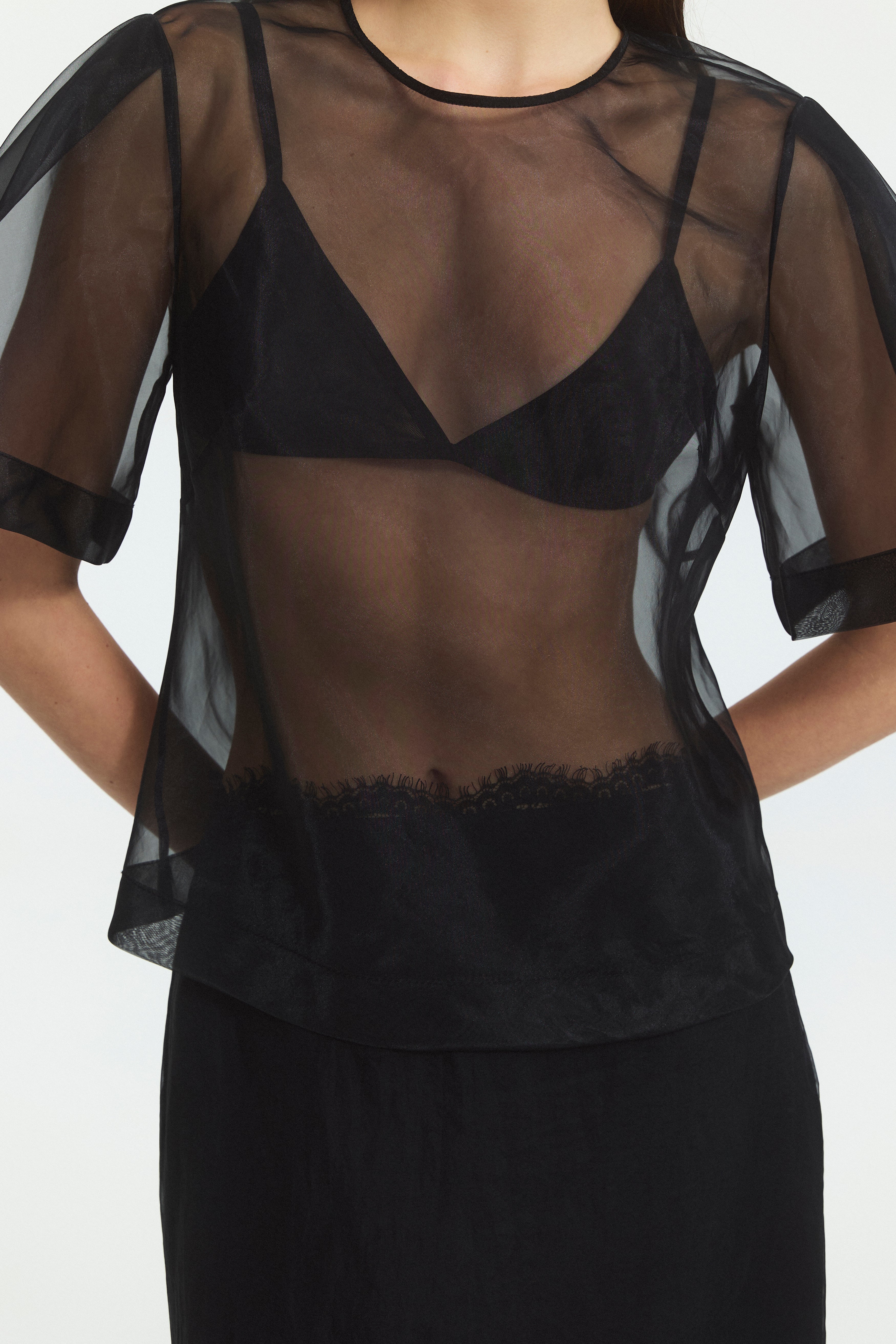26SS1749_BLK_4_1783403301