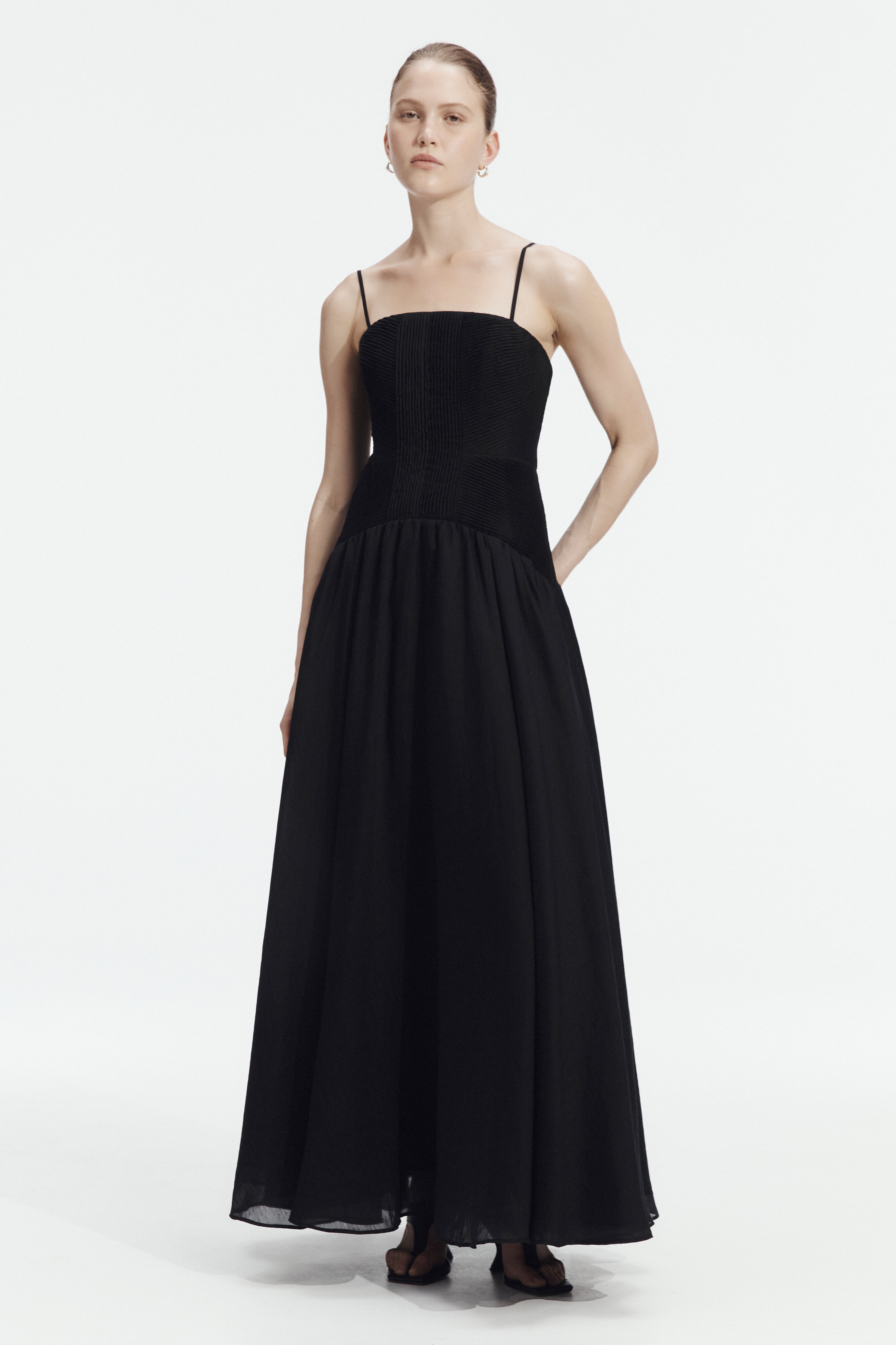 Contour Gown