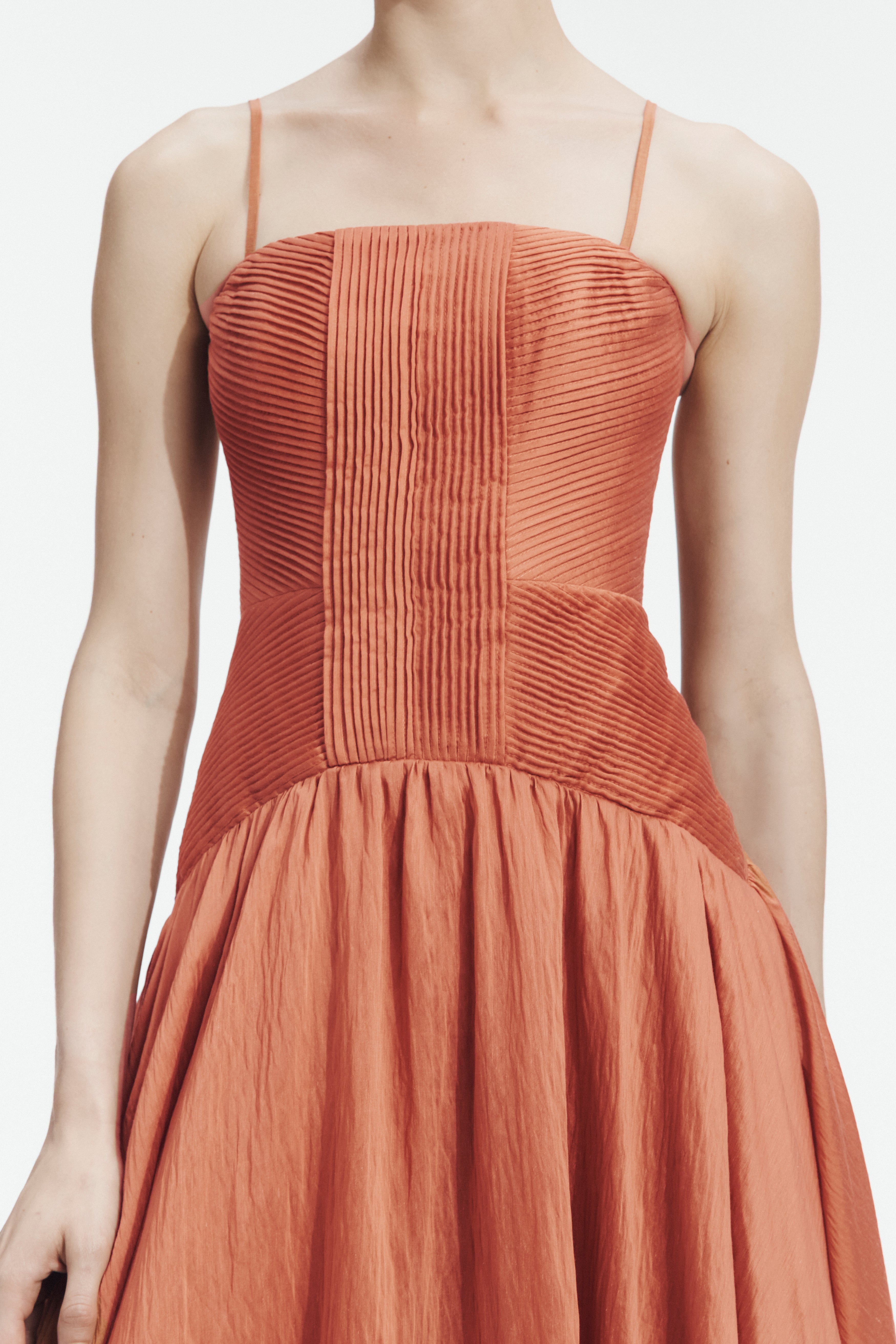 Contour Gown