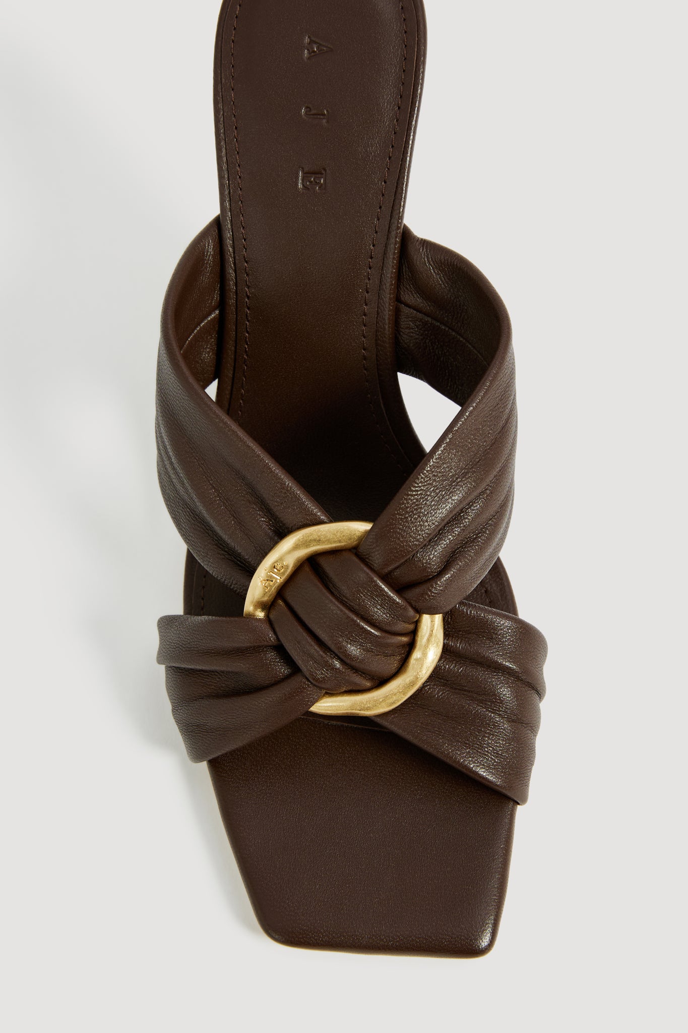 26SS7058_CHOC_5_1782628073