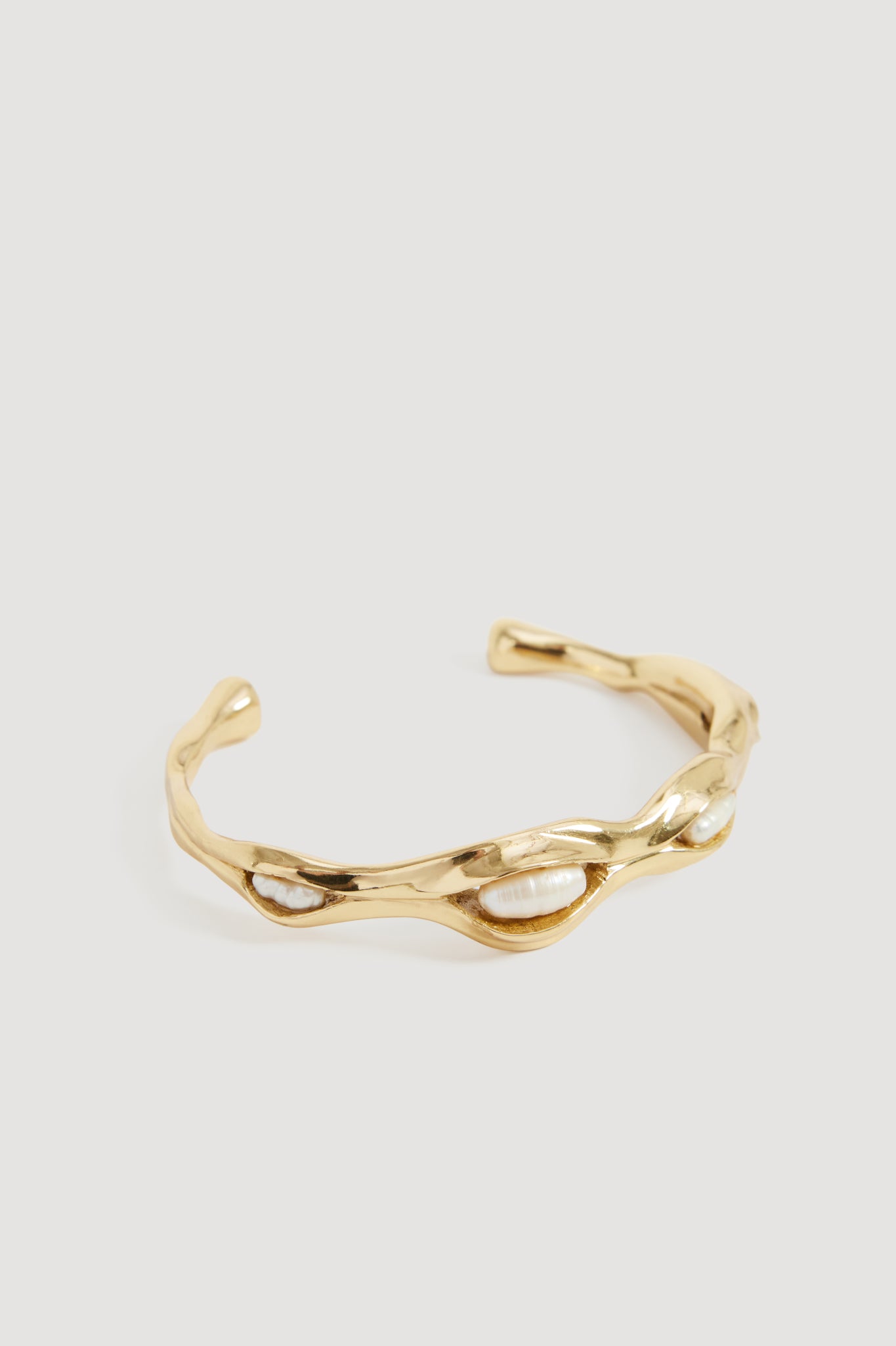 26SS9192_GLD-PRL_3_1782529593