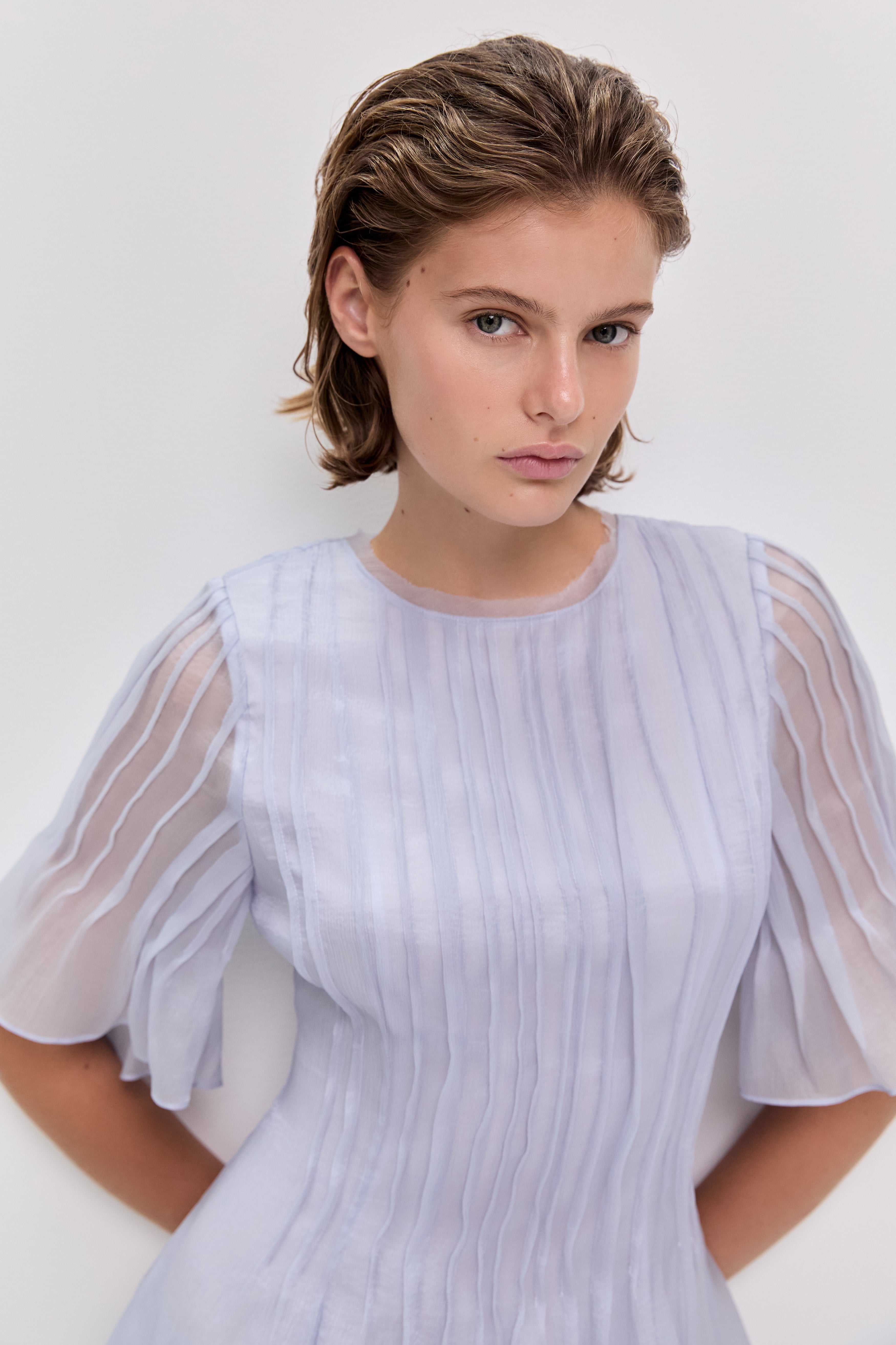 26SU1482_FRN-BLU_4_1771467843