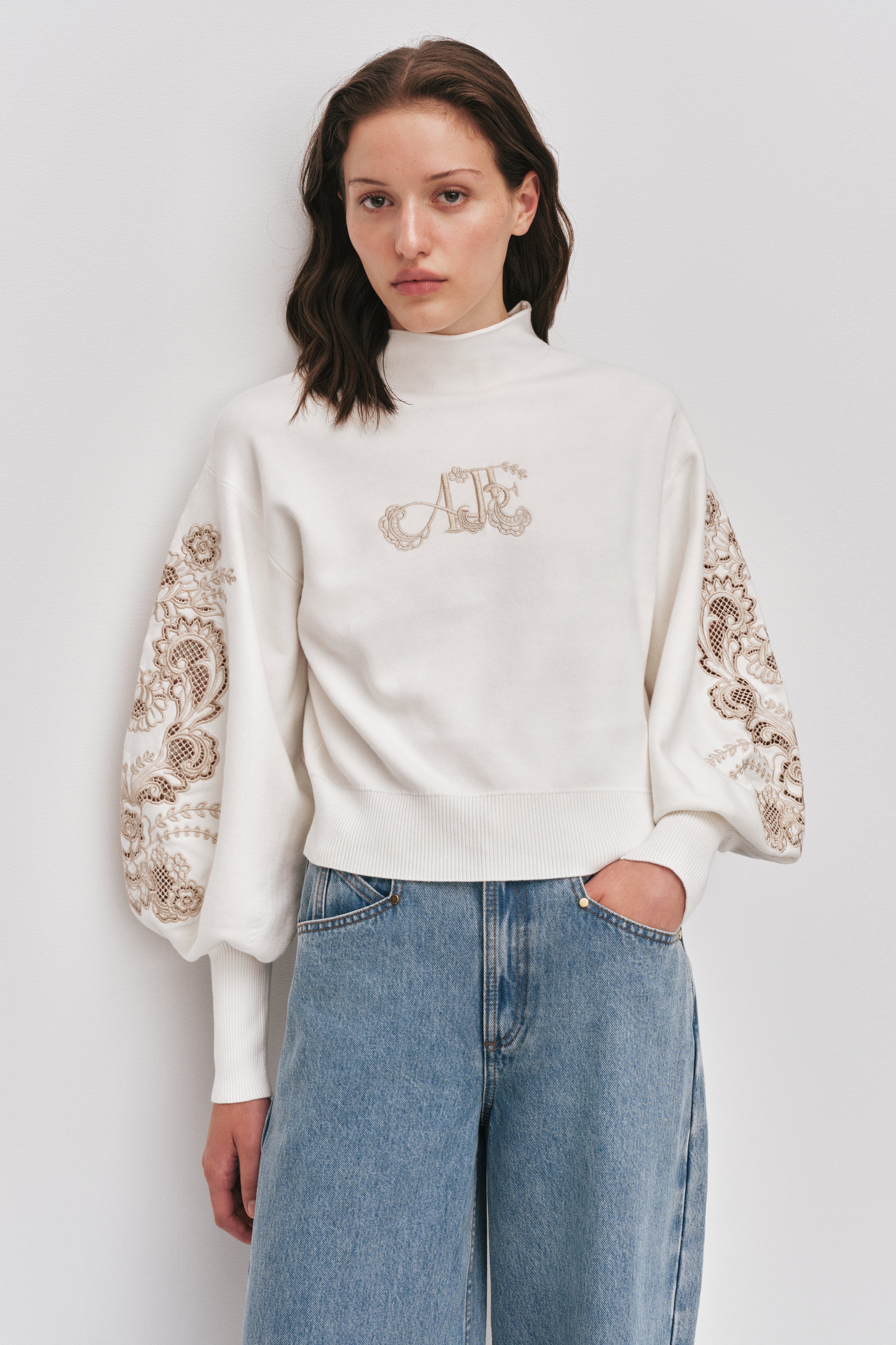 26SU1504_IVRY-ECRBG_3_1770596970