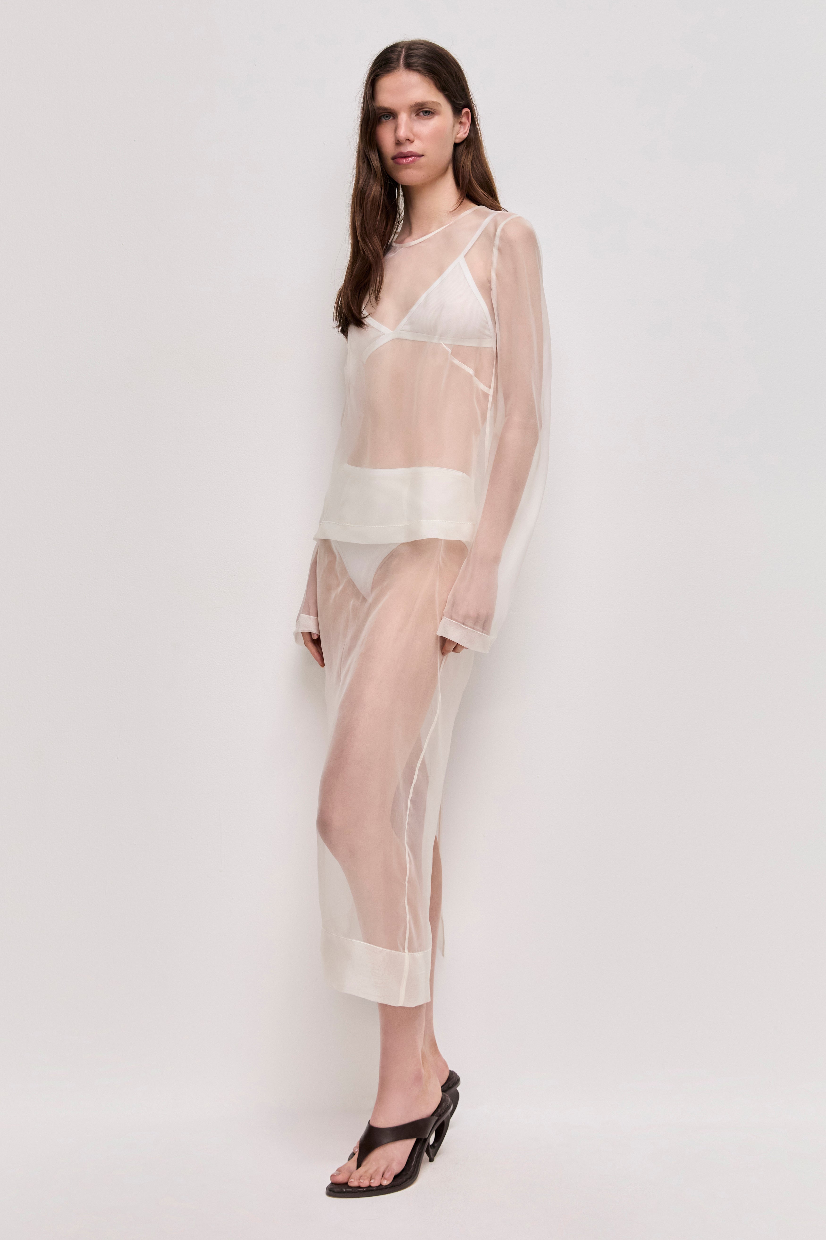 26SU1618_IVRY_5_1772493370