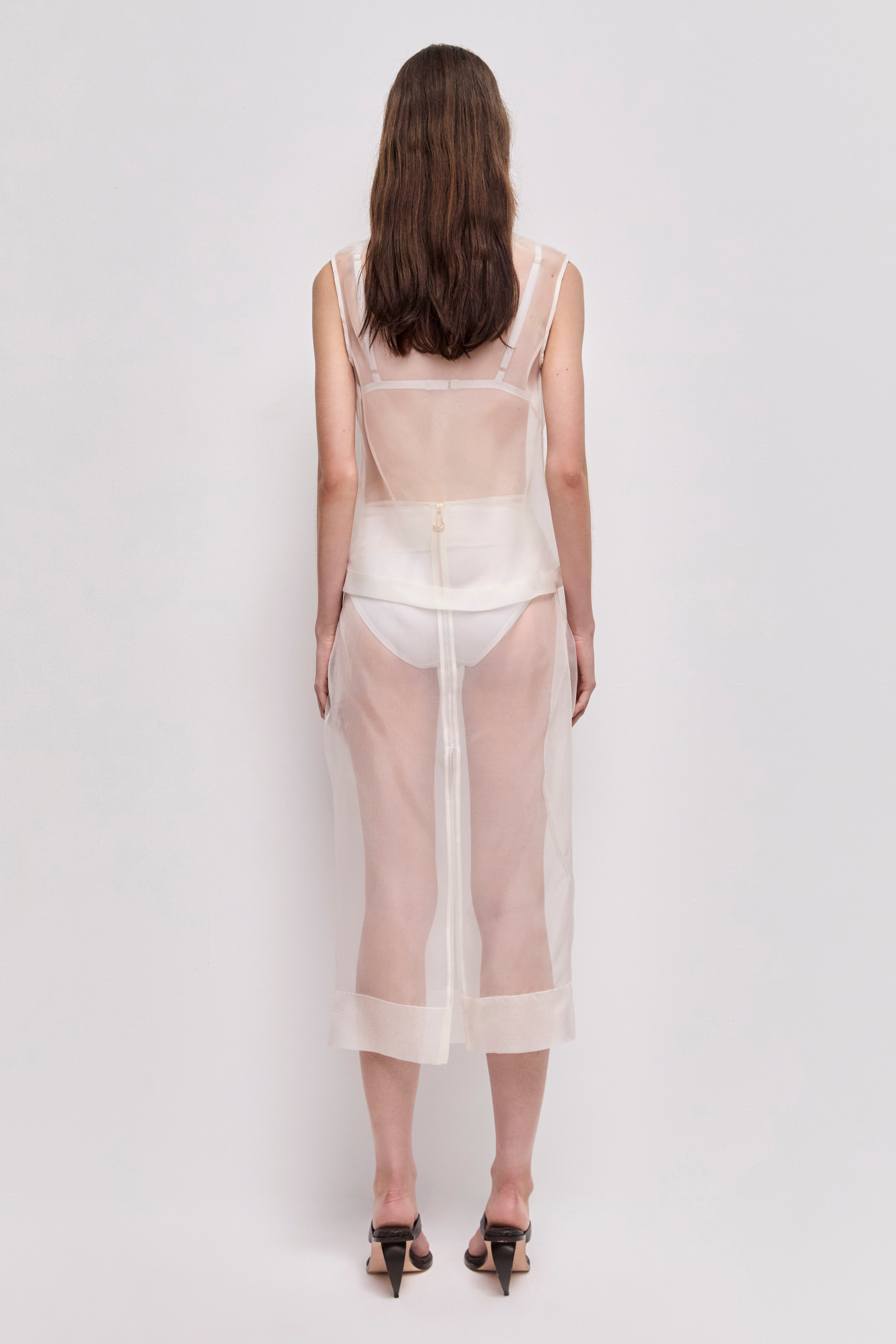 26SU1624_IVRY_7_1772493887