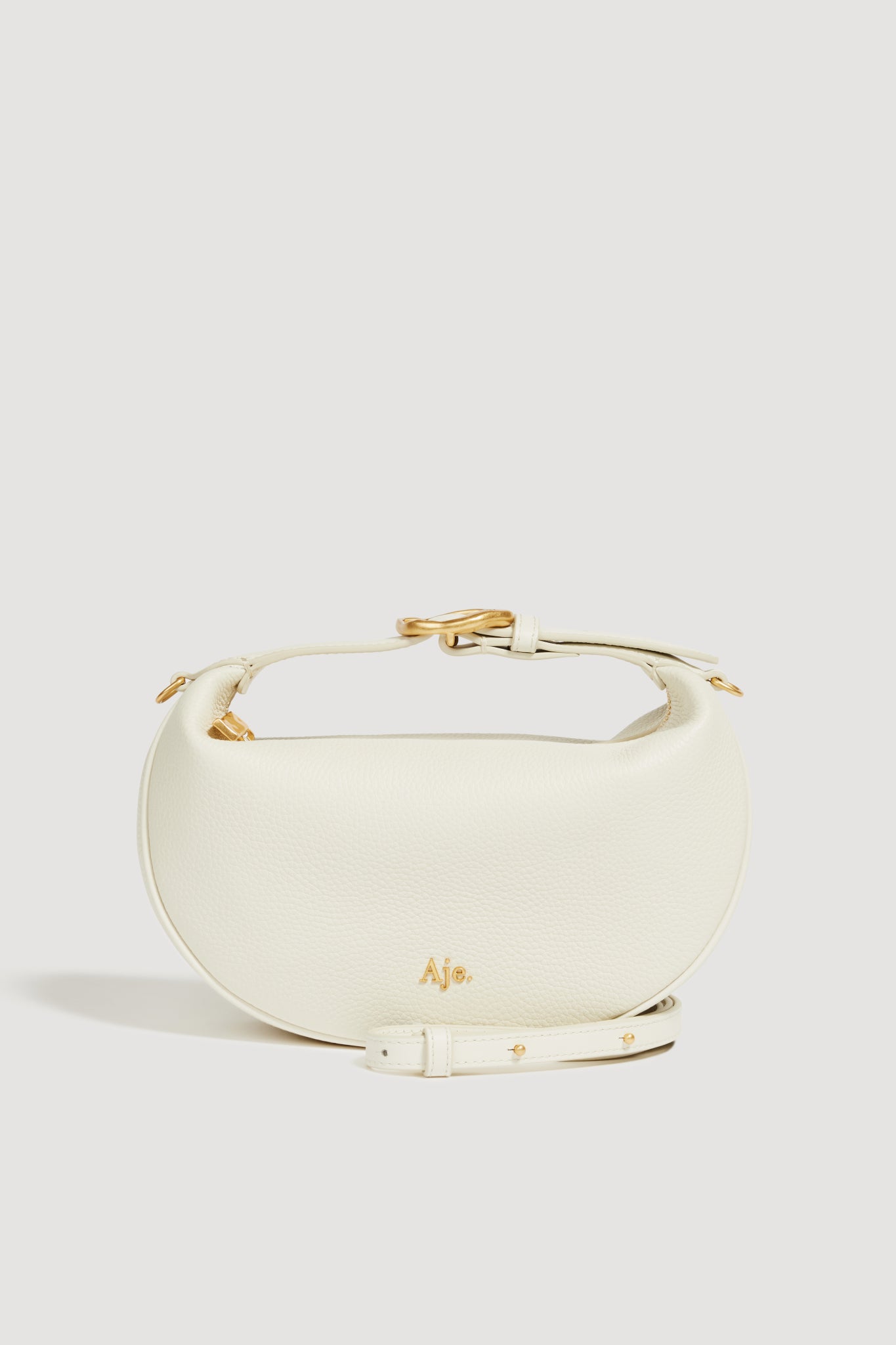 26SU6811_IVRY_1_1768868447