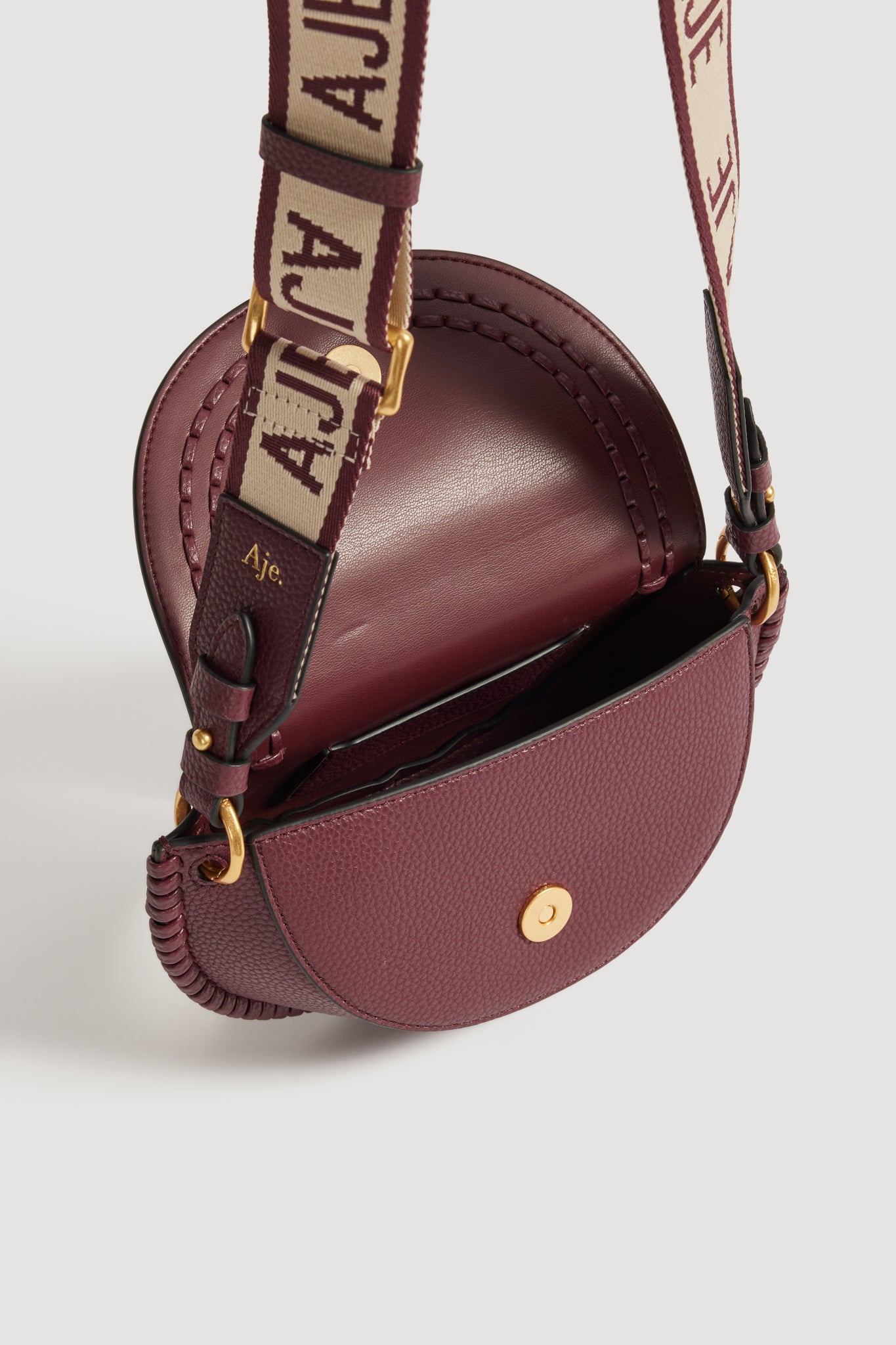 26SU6825_MLBRY_3_1771208942